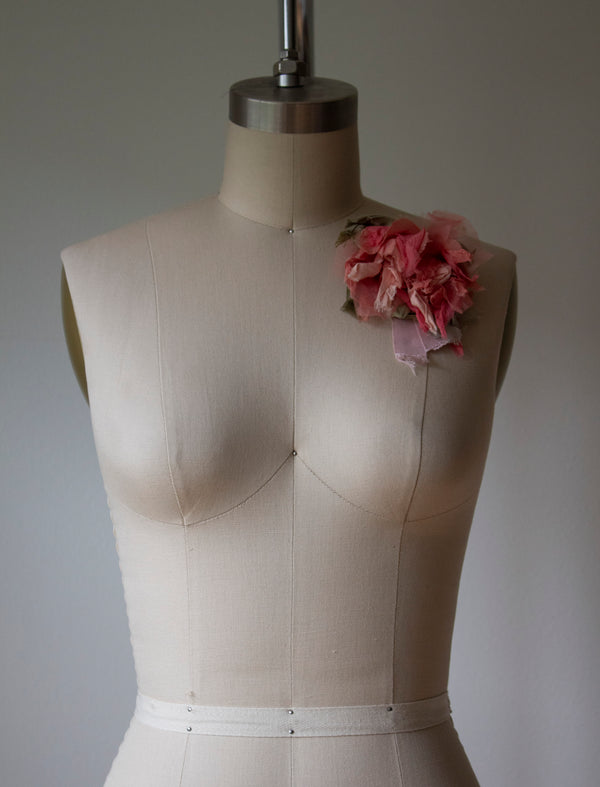 N° 51 crushed bloom brooch - akizakura pink - M