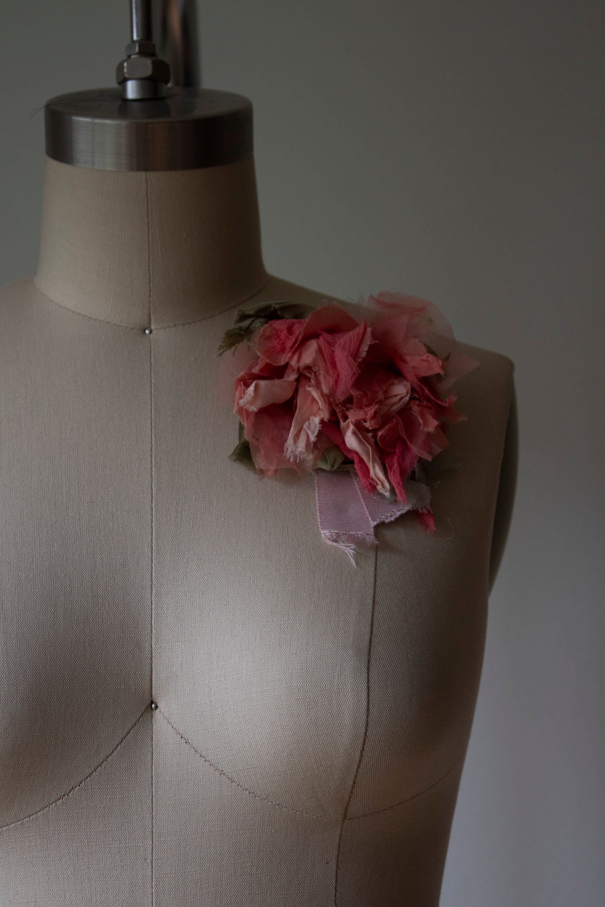 N° 51 crushed bloom brooch - akizakura pink - M