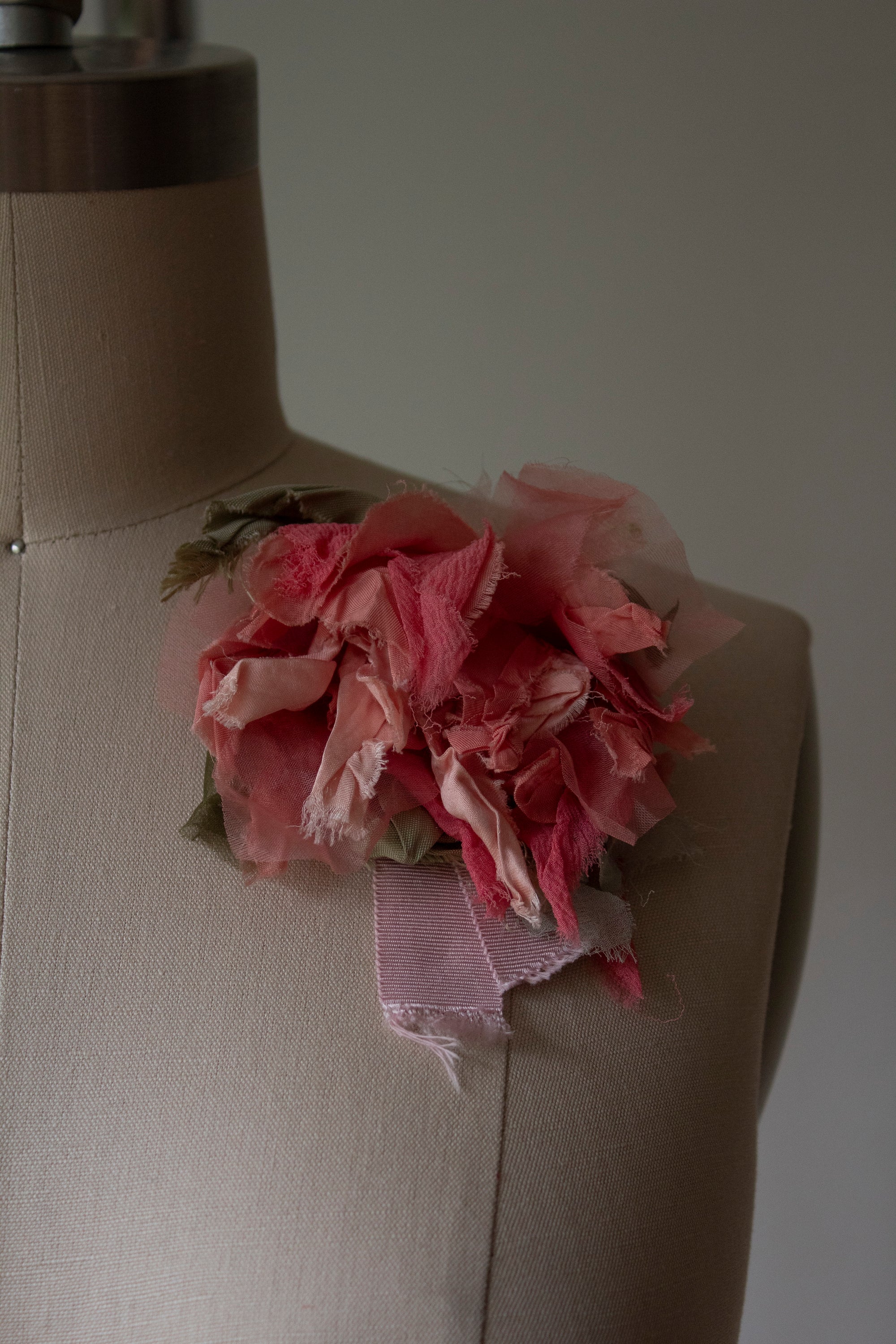 N° 51 crushed bloom brooch - akizakura pink - M