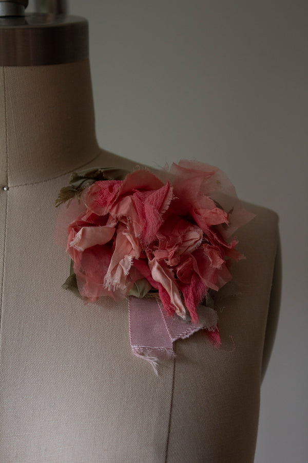 N° 51 crushed bloom brooch - akizakura pink - M