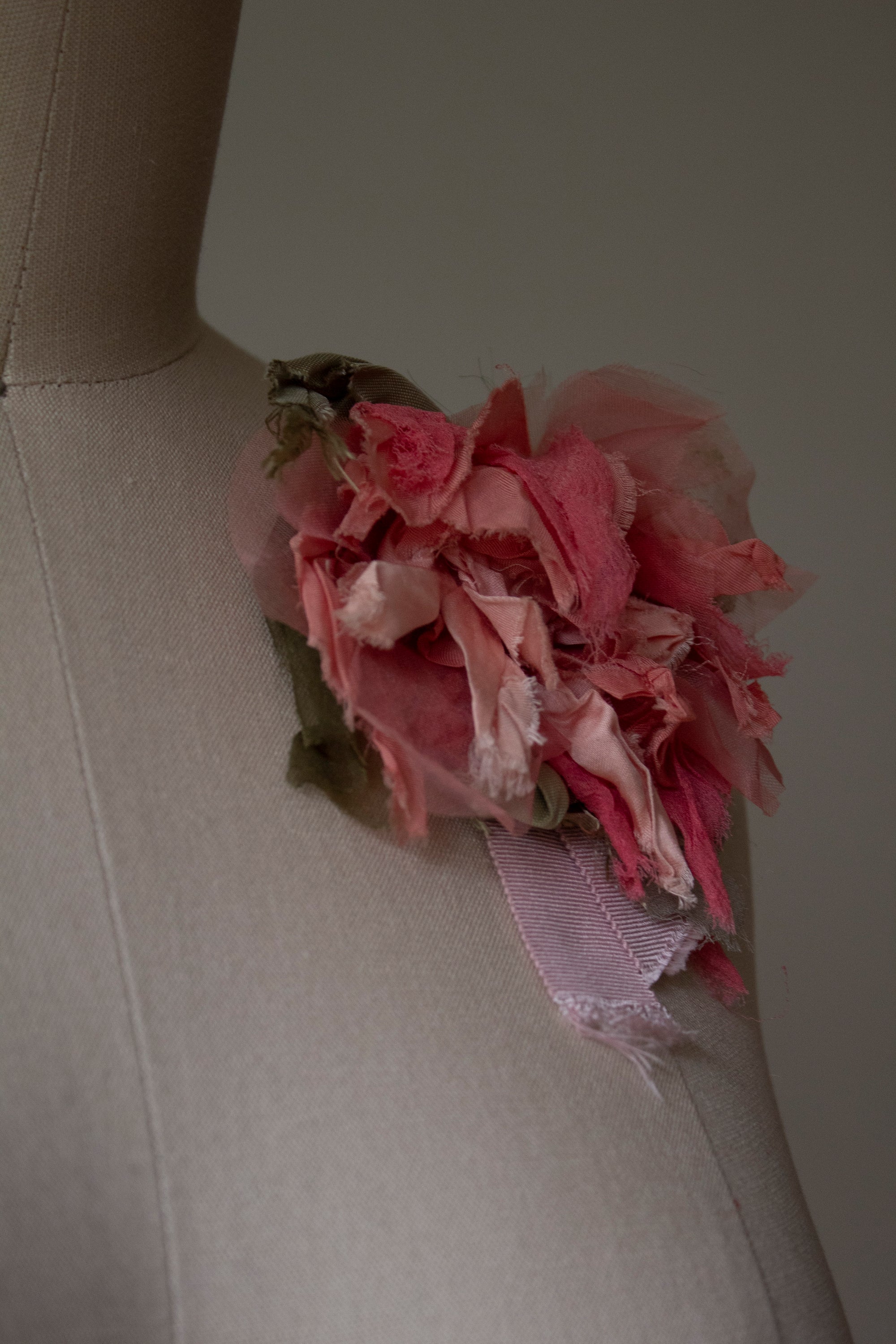 N° 51 crushed bloom brooch - akizakura pink - M