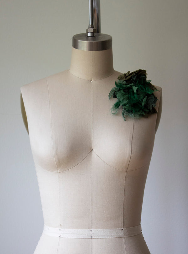 N° 51 crushed bloom brooch - matcha green - M