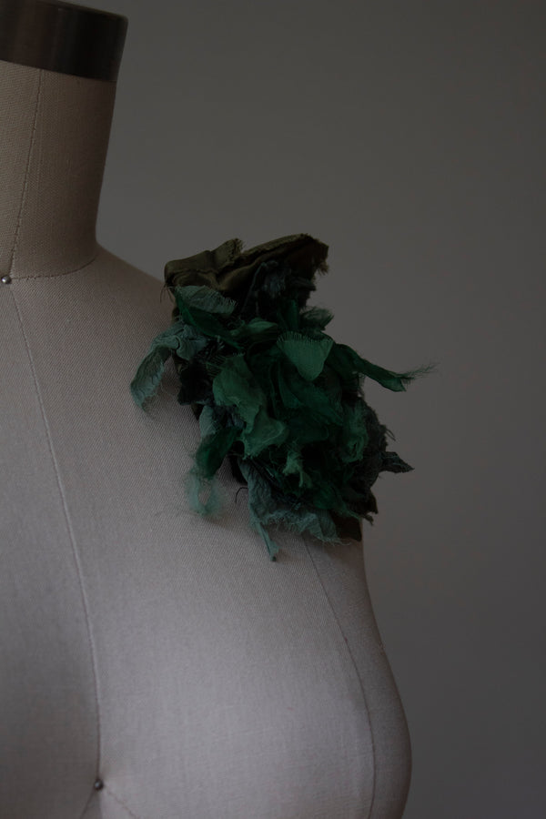 N° 51 crushed bloom brooch - matcha green - M