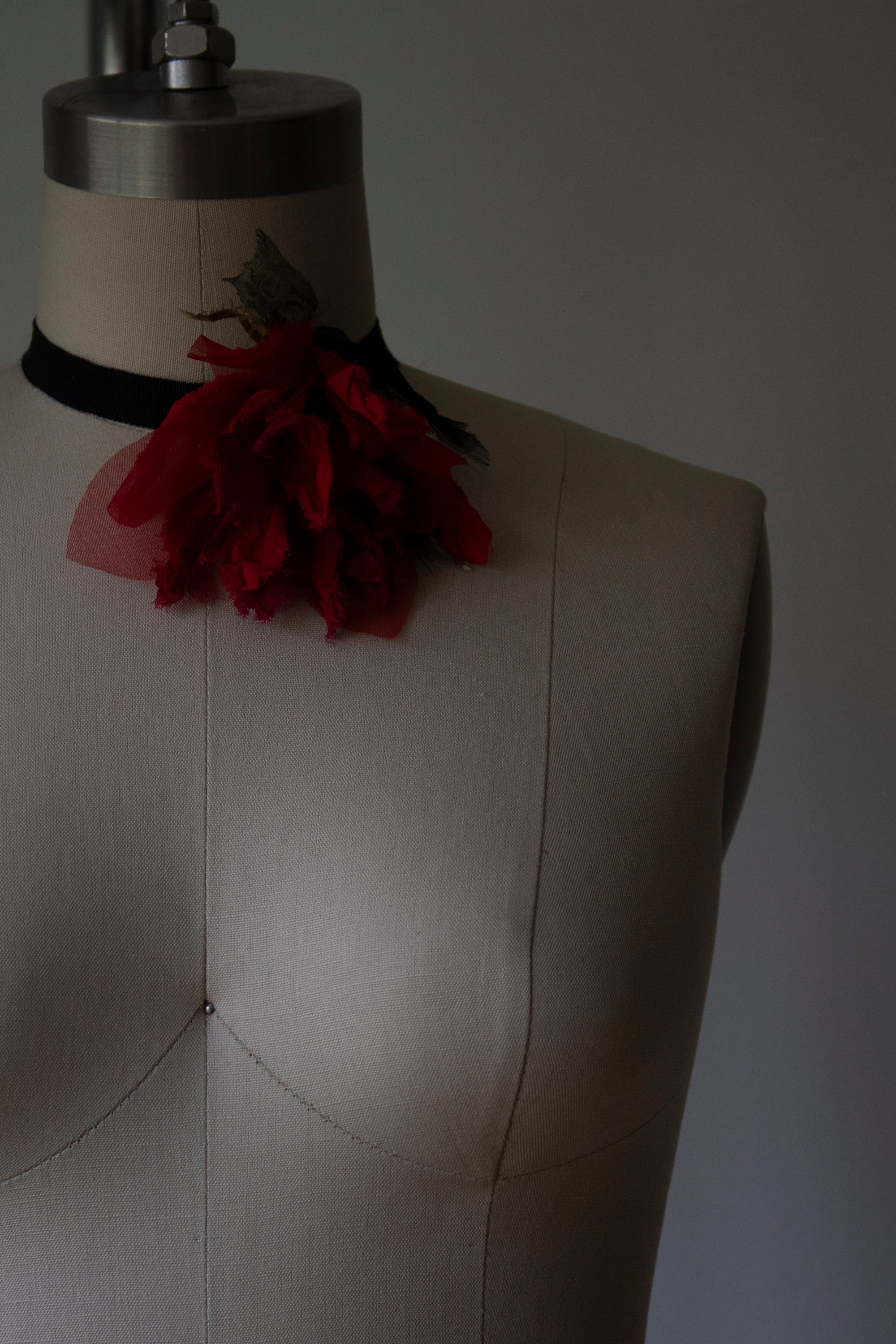 N° 44 crushed bloom choker - ume red - M