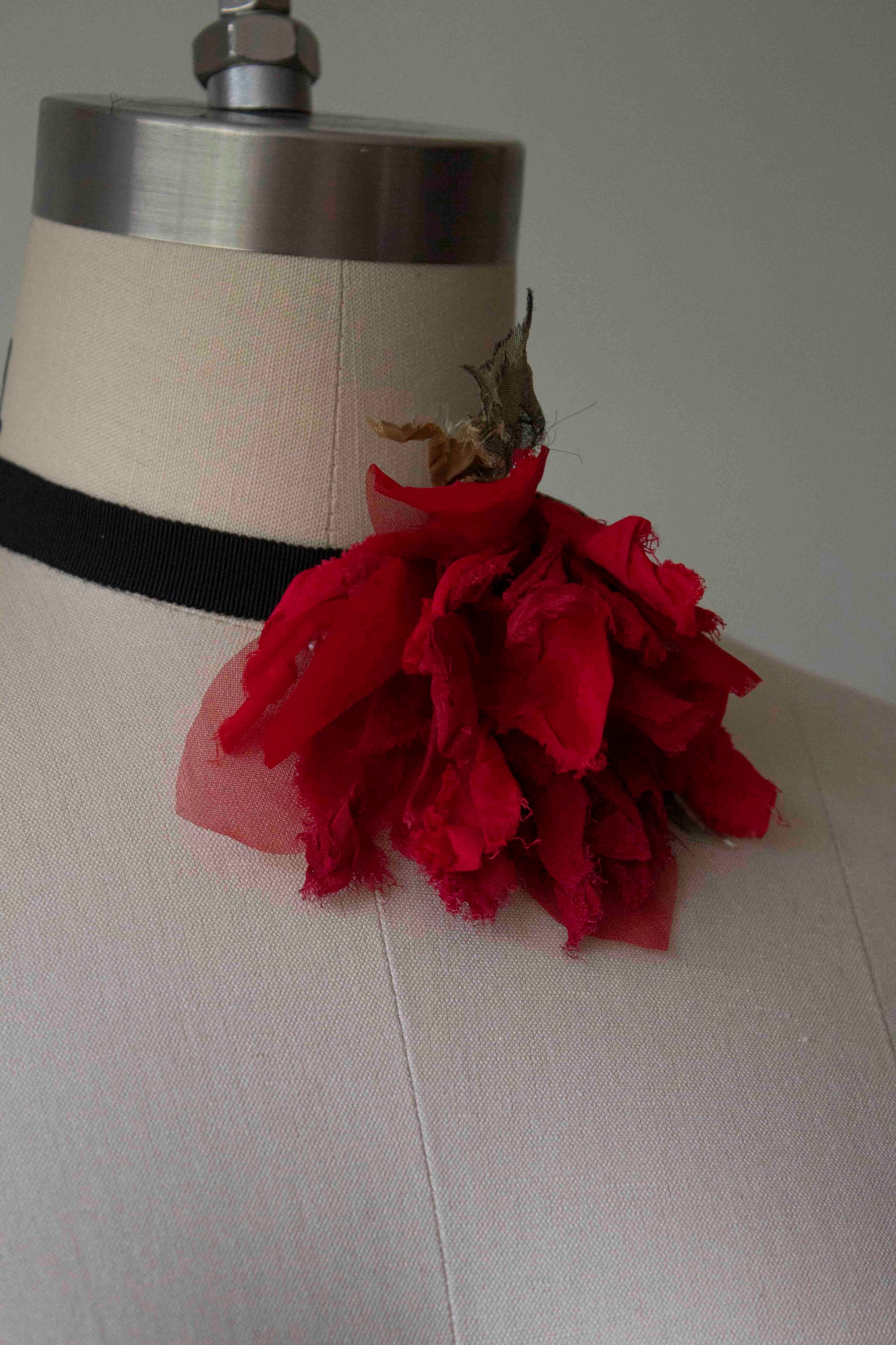 N° 44 crushed bloom tie - ume red - M