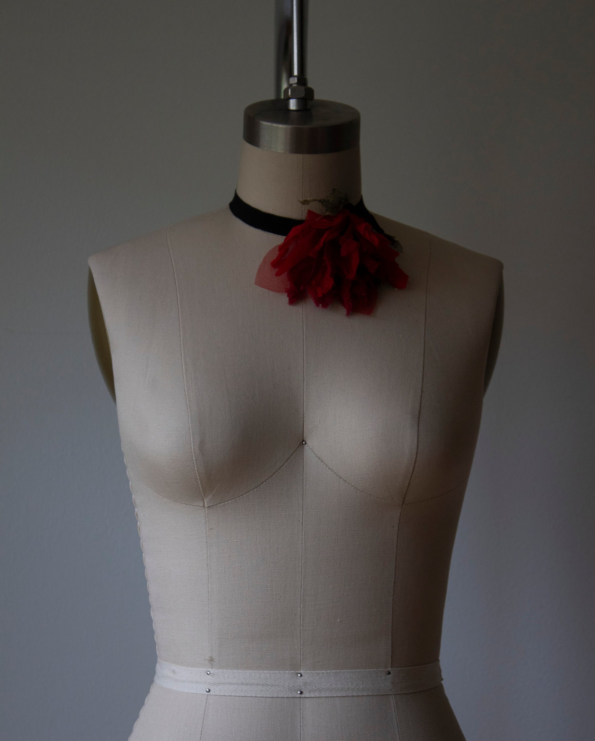 N° 44 crushed bloom choker - ume red - M