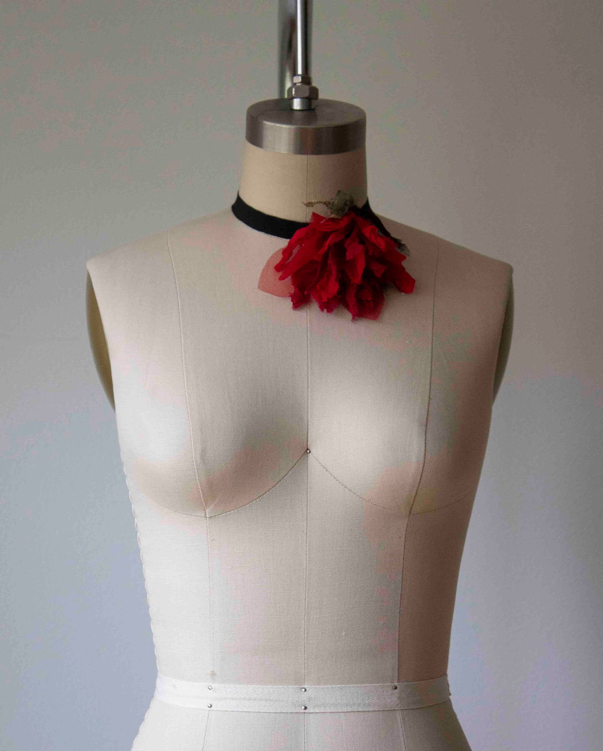 N° 44 crushed bloom tie - ume red - M