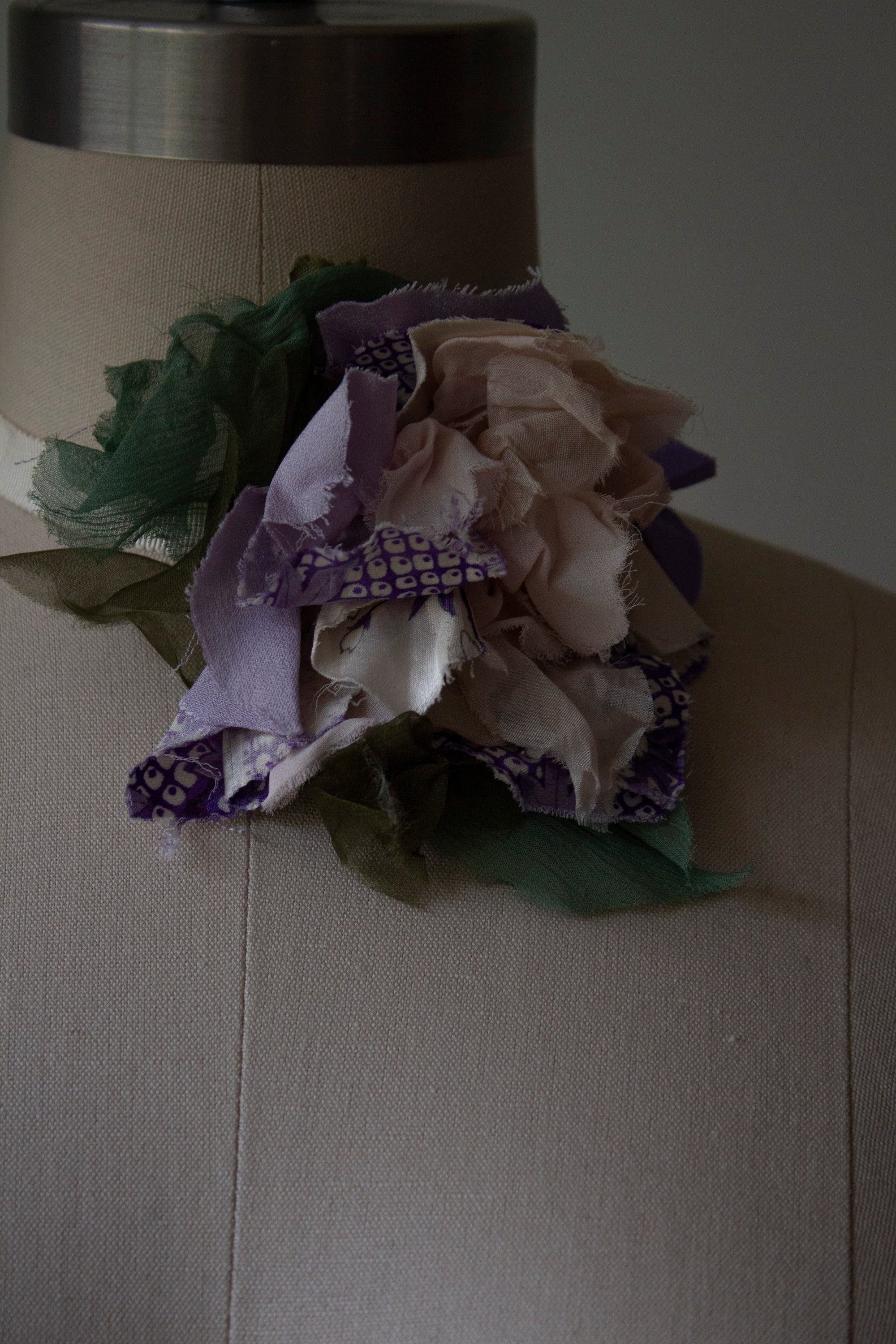 N° 44 crushed bloom choker - sakura lavender - M