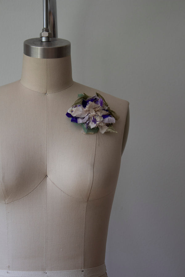 N° 51 crushed bloom brooch - sakura lavender - S