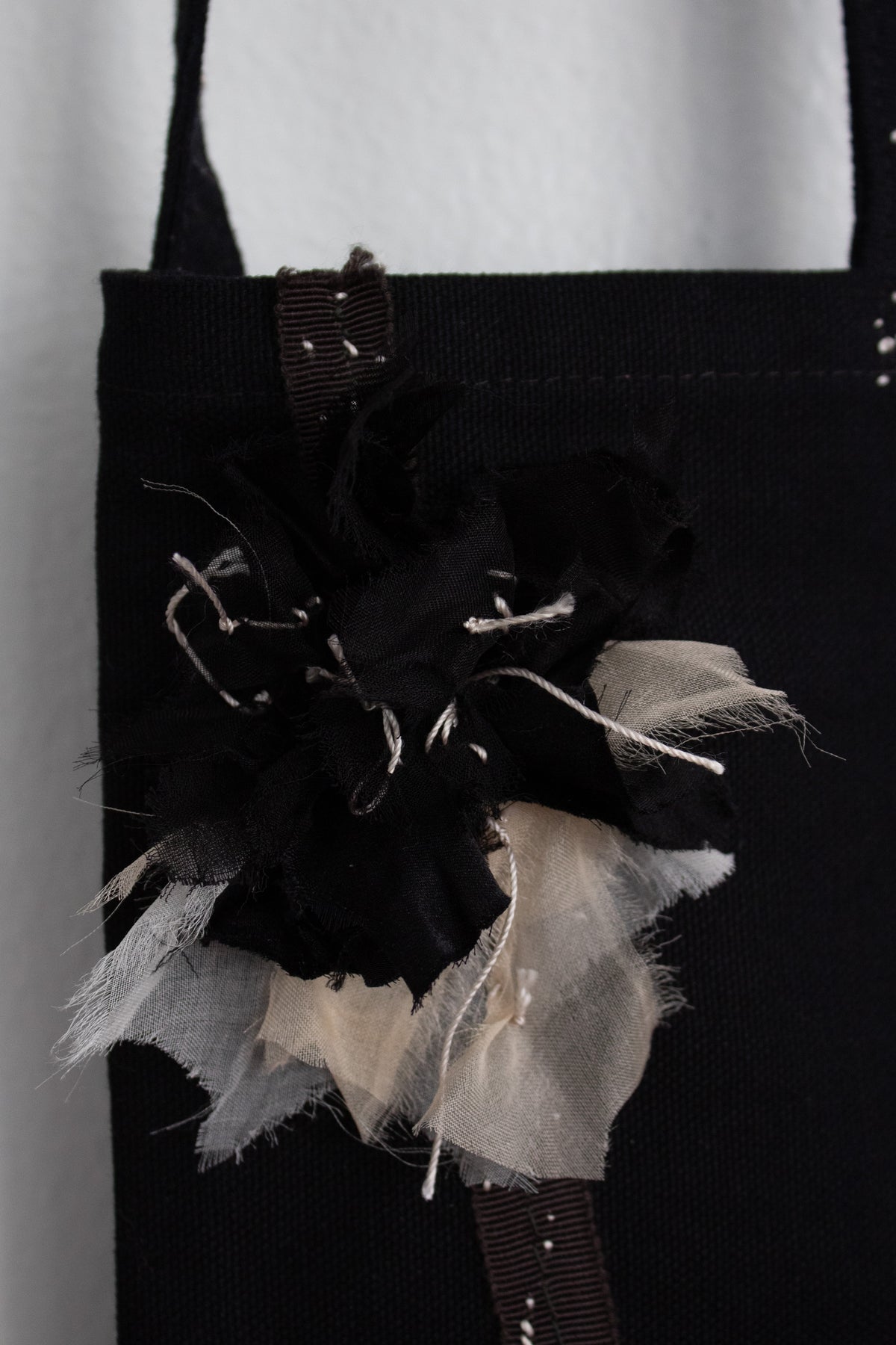 N° 113 constellation crossbody phone pouch - black/white
