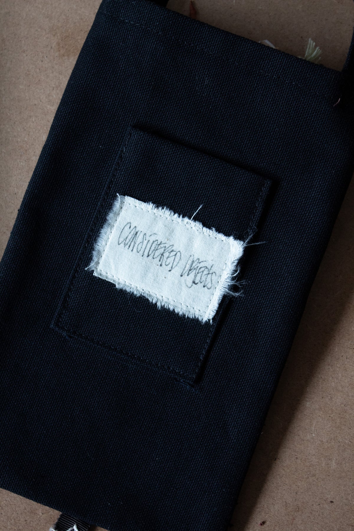 N° 113 crushed bloom crossbody phone pouch - taiyo yellow