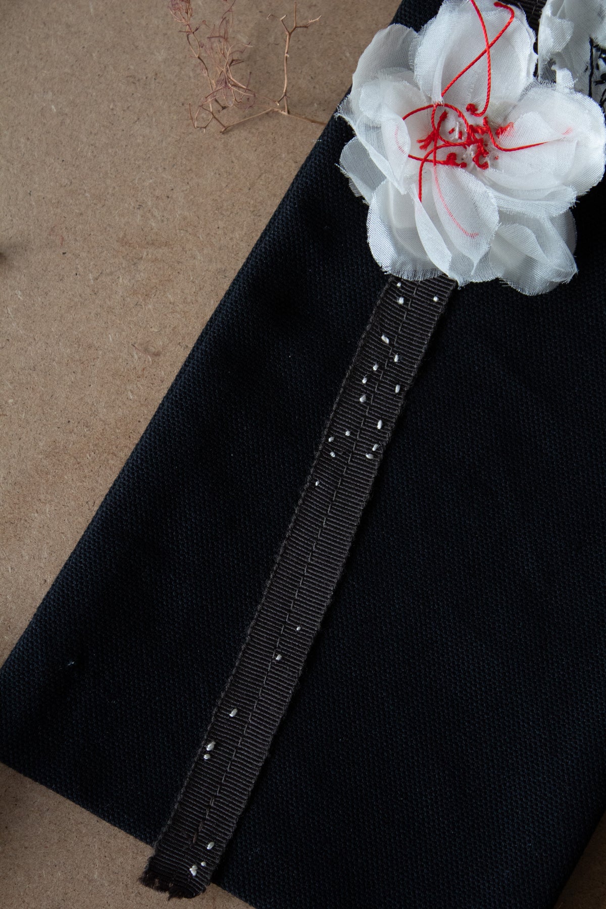 N° 113 sakura crossbody phone pouch
