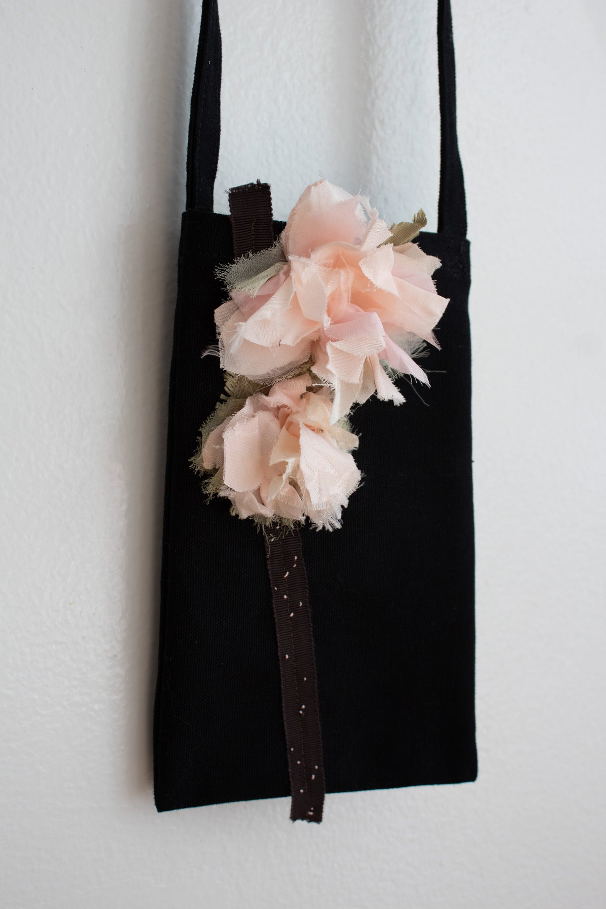 N° 113 crushed bloom crossbody phone pouch - ame pink