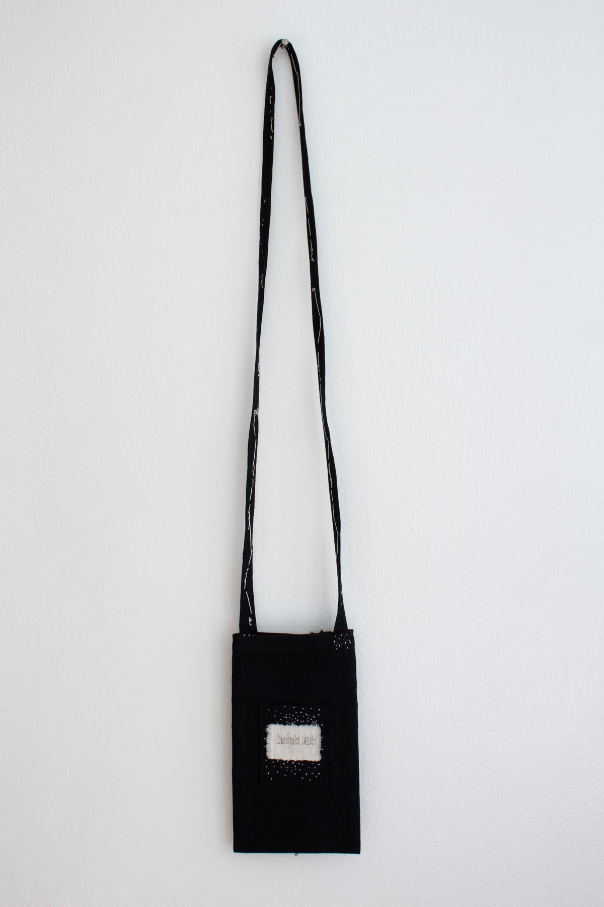 N° 113 constellation crossbody phone pouch - black/white