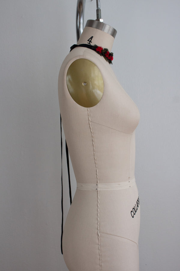 N° 124 crushed bloom cluster accessory - ume red