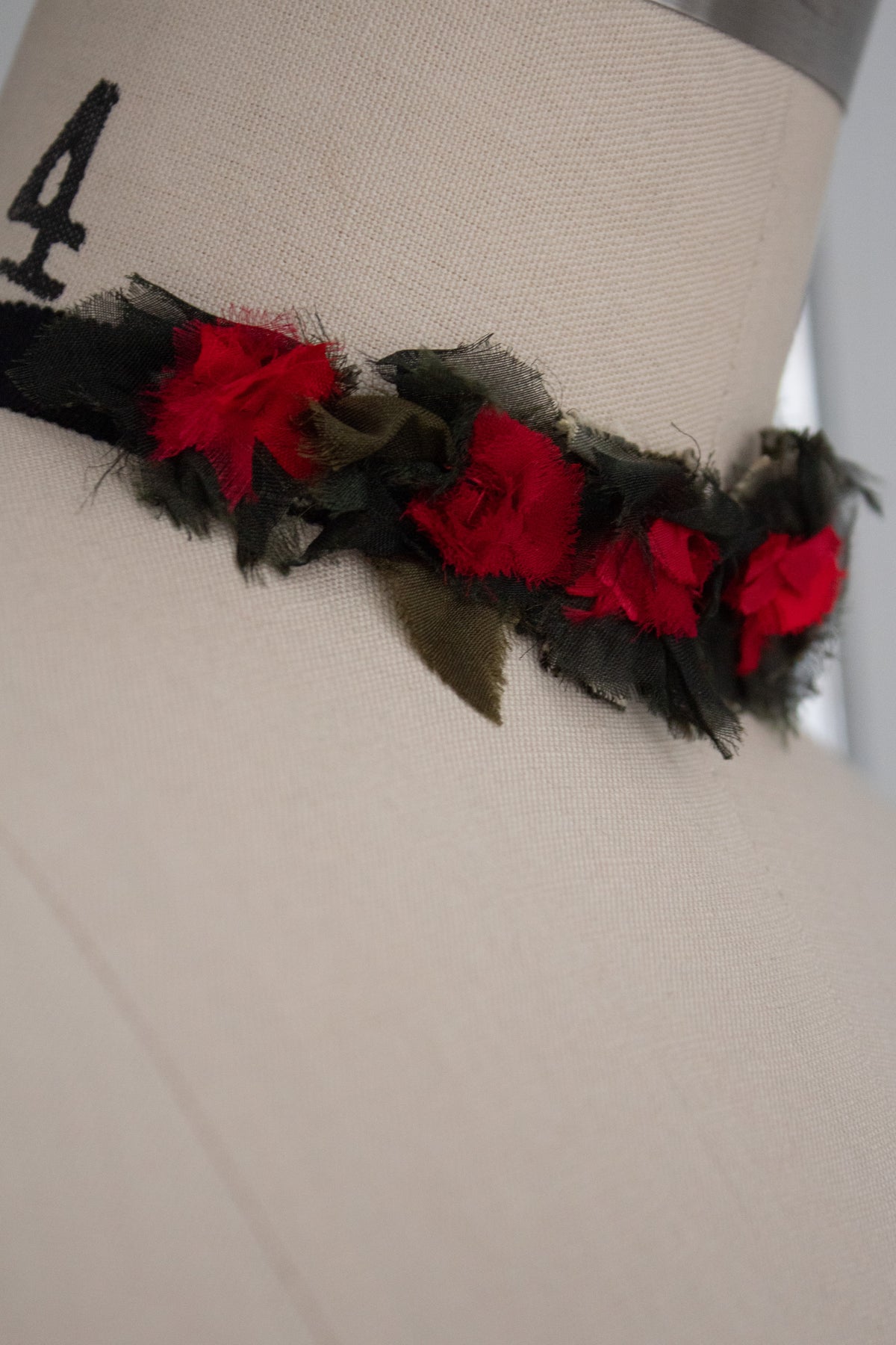 N° 124 crushed bloom cluster accessory - ume red