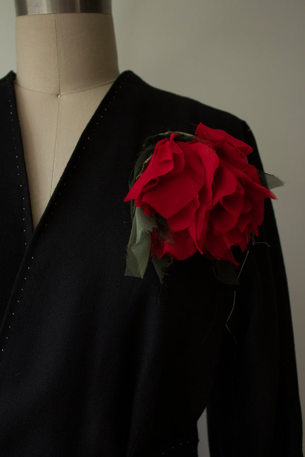 N° 184 falling flower brooch - ume red - L (made to order)