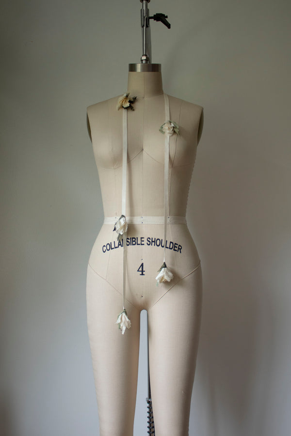 N° 277 baby falling flower accessory - ivory/cream - S (made to order)