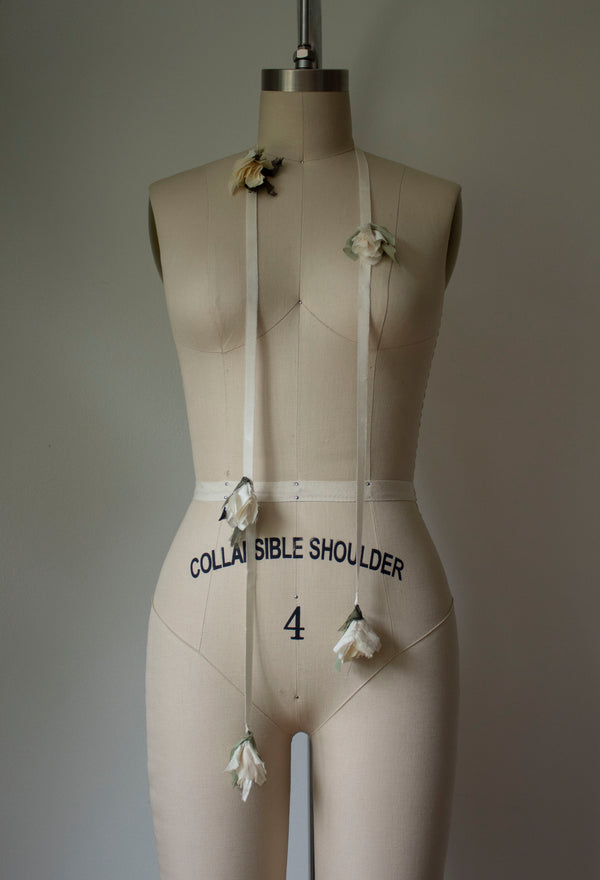 N° 277 baby falling flower accessory - ivory/cream - S (made to order)