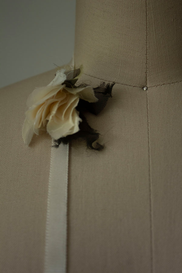 N° 277 baby falling flower accessory - ivory/cream - S (made to order)