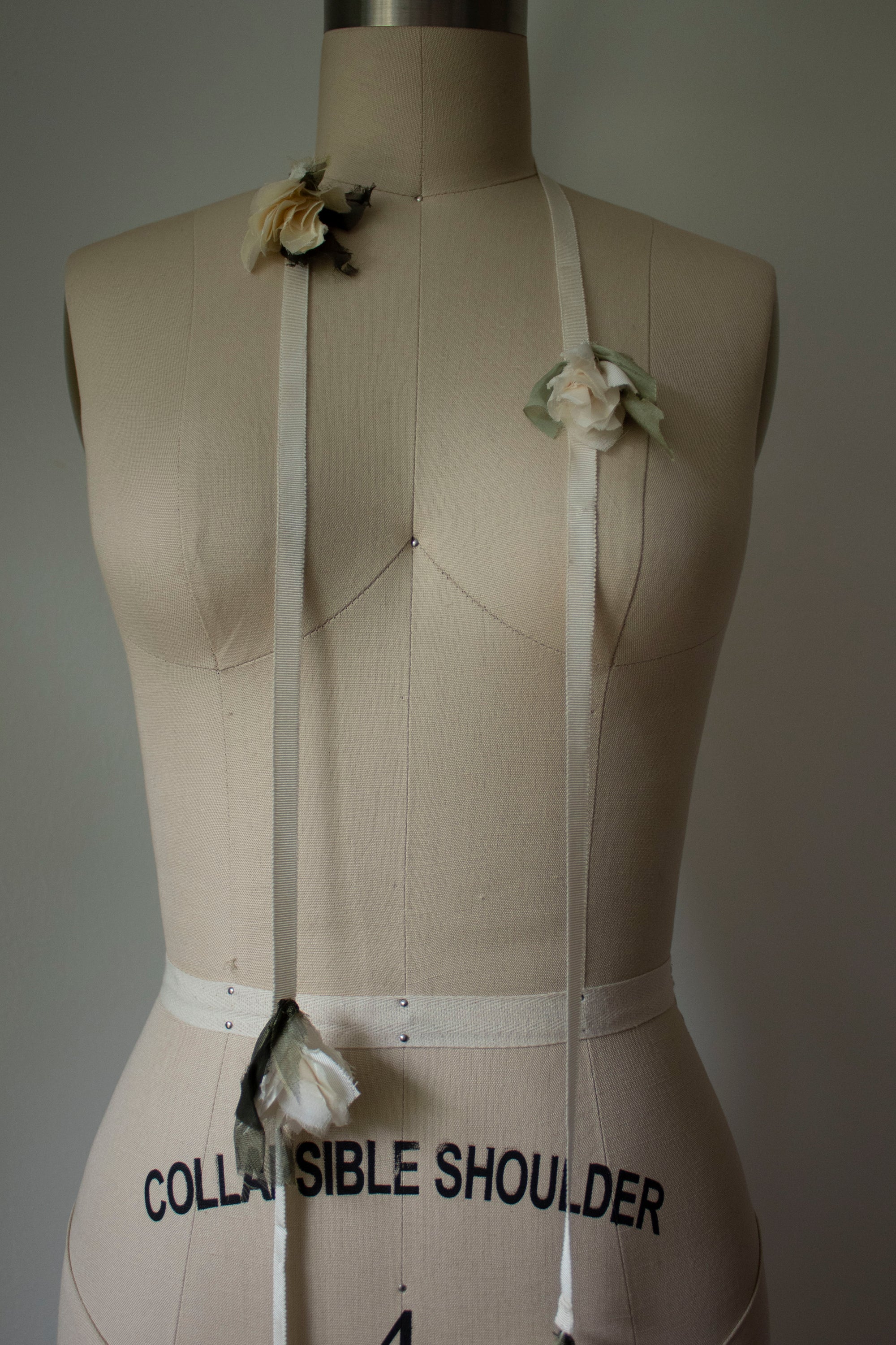 N° 277 baby falling flower accessory - ivory/cream - S (made to order)