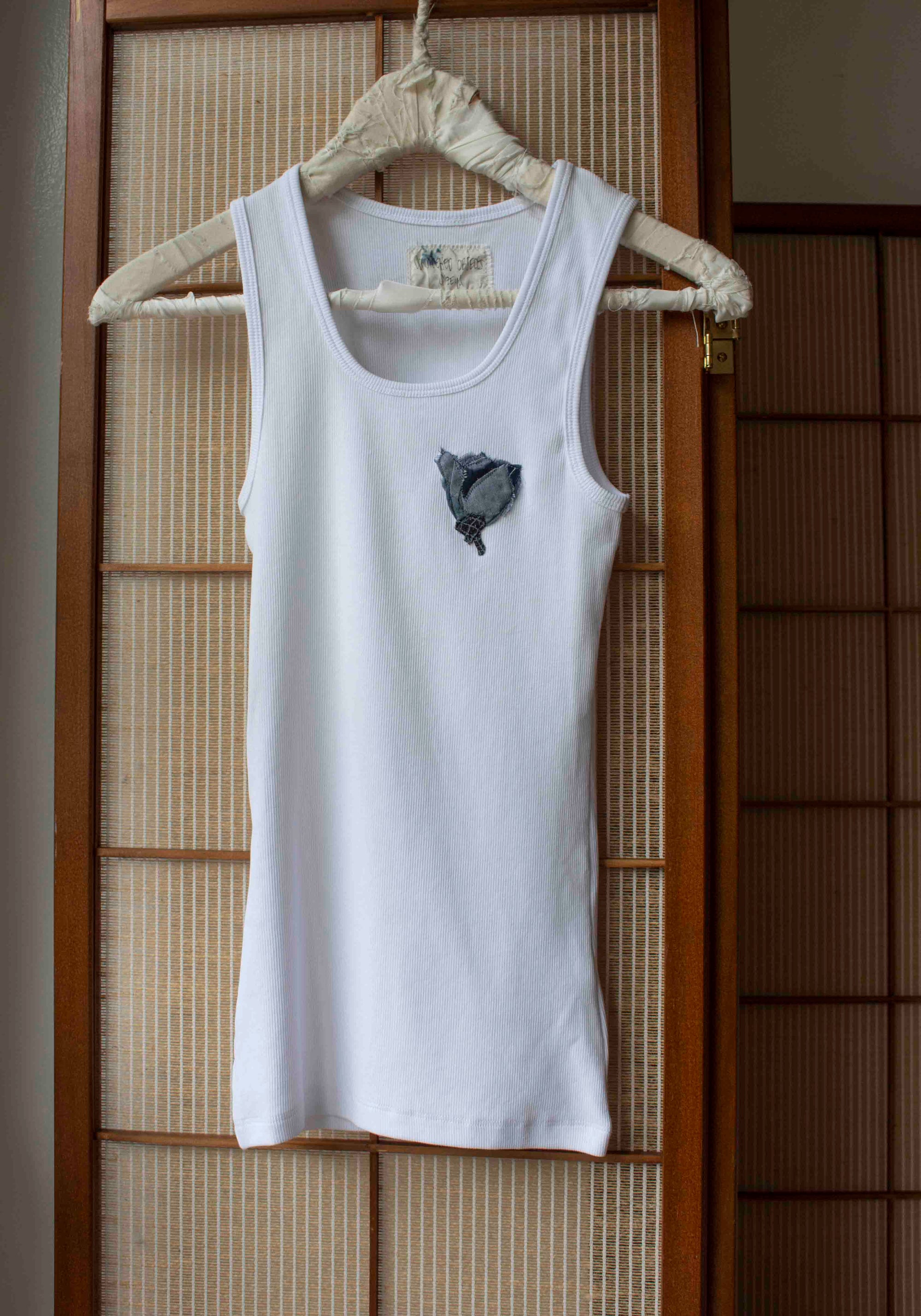 N° 354 womens fitted pressed flower rib tank - yuki white/sora blue - M