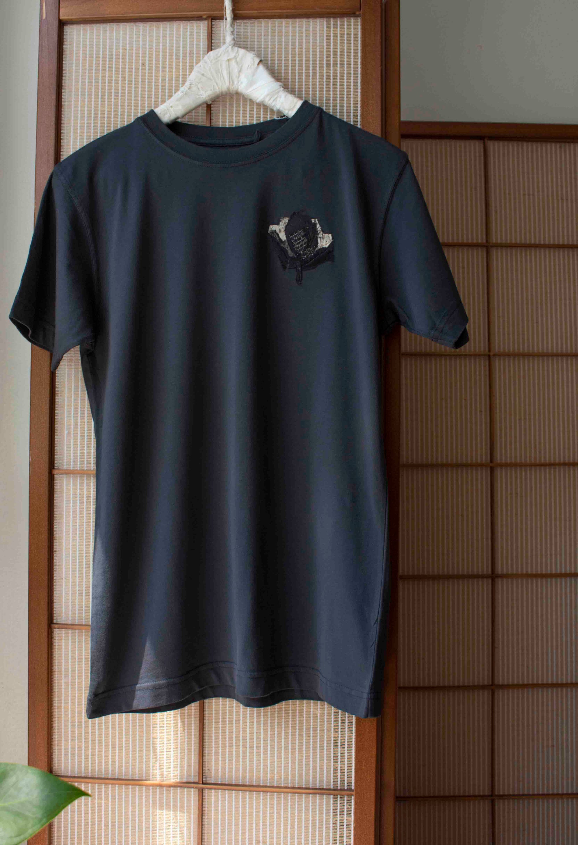 N° 353 garment-dyed pressed flower T-shirt- sumi black (made to order)