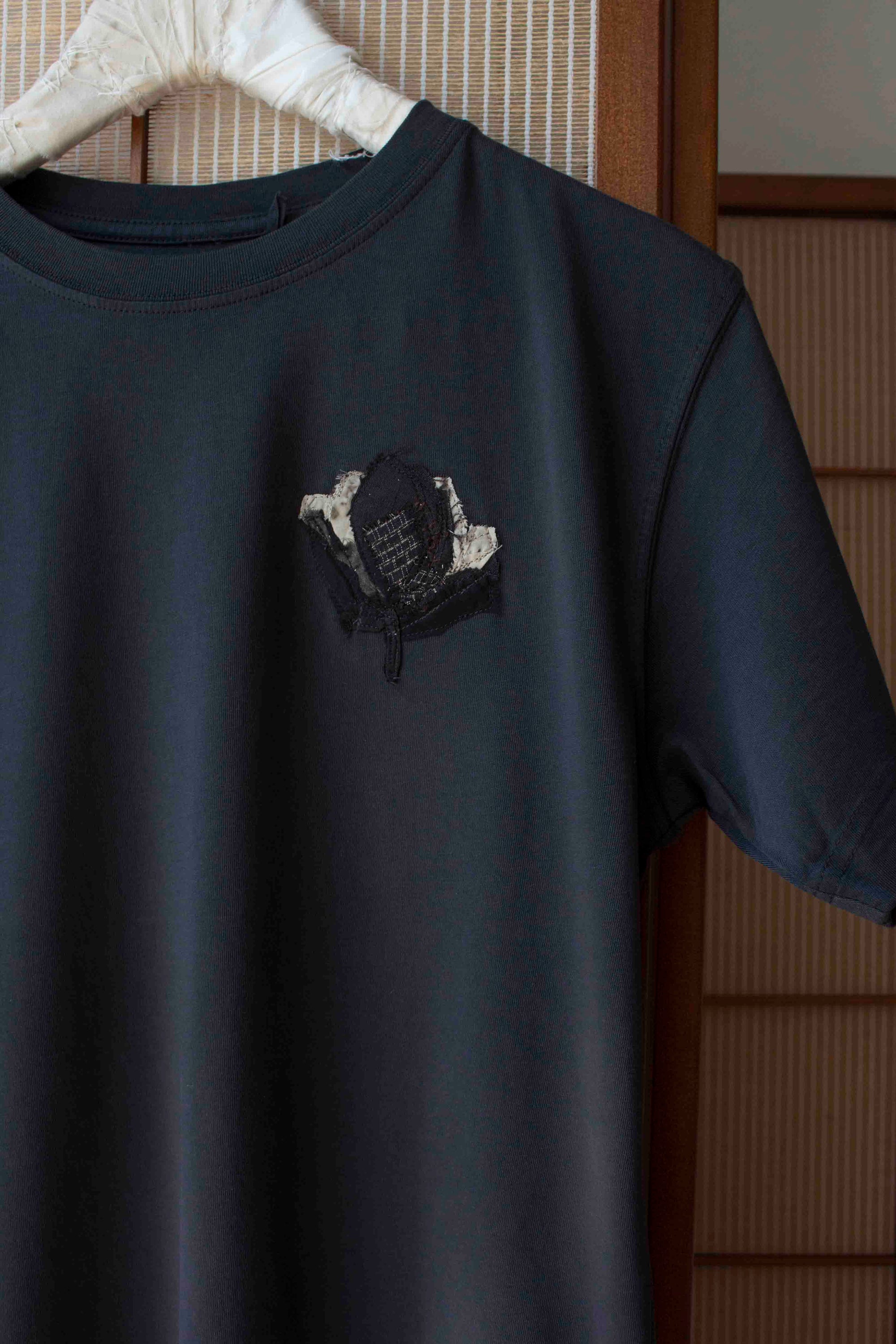 N° 353 garment-dyed pressed flower T-shirt- sumi black (made to order)