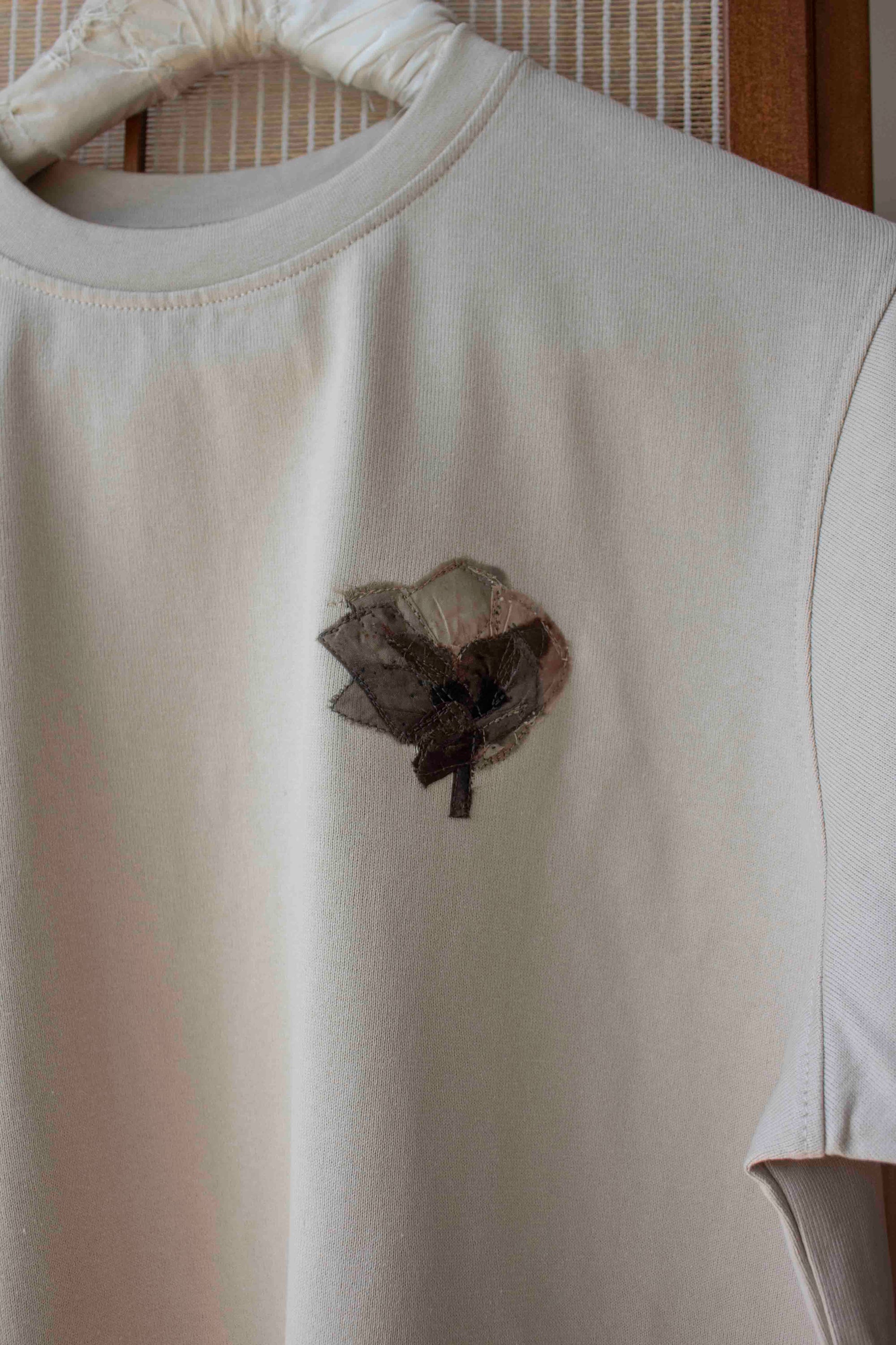 N° 285 heavyweight pressed flower T-shirt - suna beige (made to order)