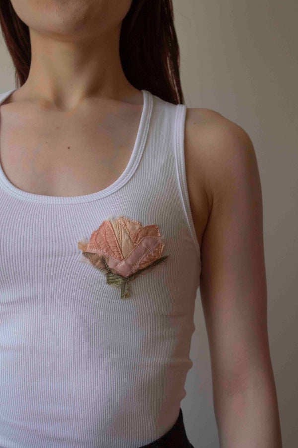 N° 354 womens fitted pressed flower rib tank - yuki white/ame pink (made to order)