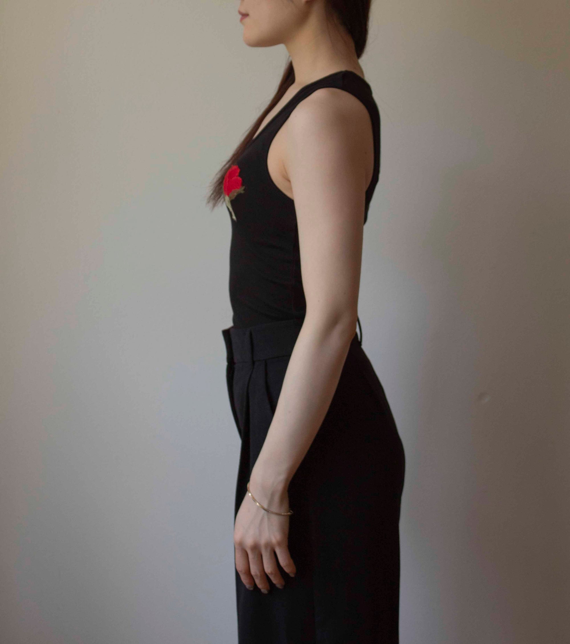 N° 354 womens fitted pressed flower rib tank - sumi black/ume red (made to order)