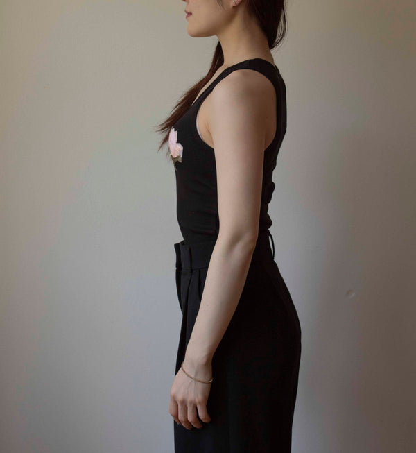 N° 354 womens fitted pressed flower rib tank - sumi black/ame pink (made to order)