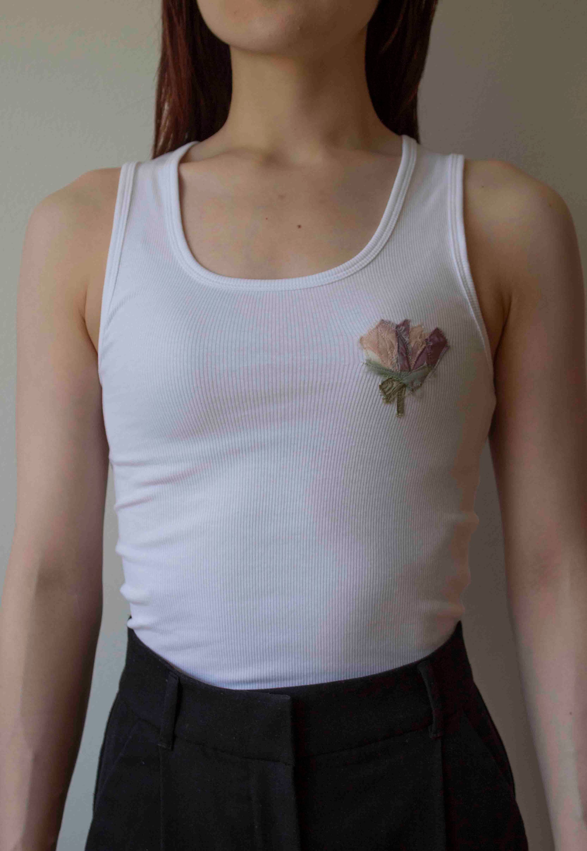 N° 354 womens fitted pressed flower rib tank - yuki white/fuji lilac (made to order)