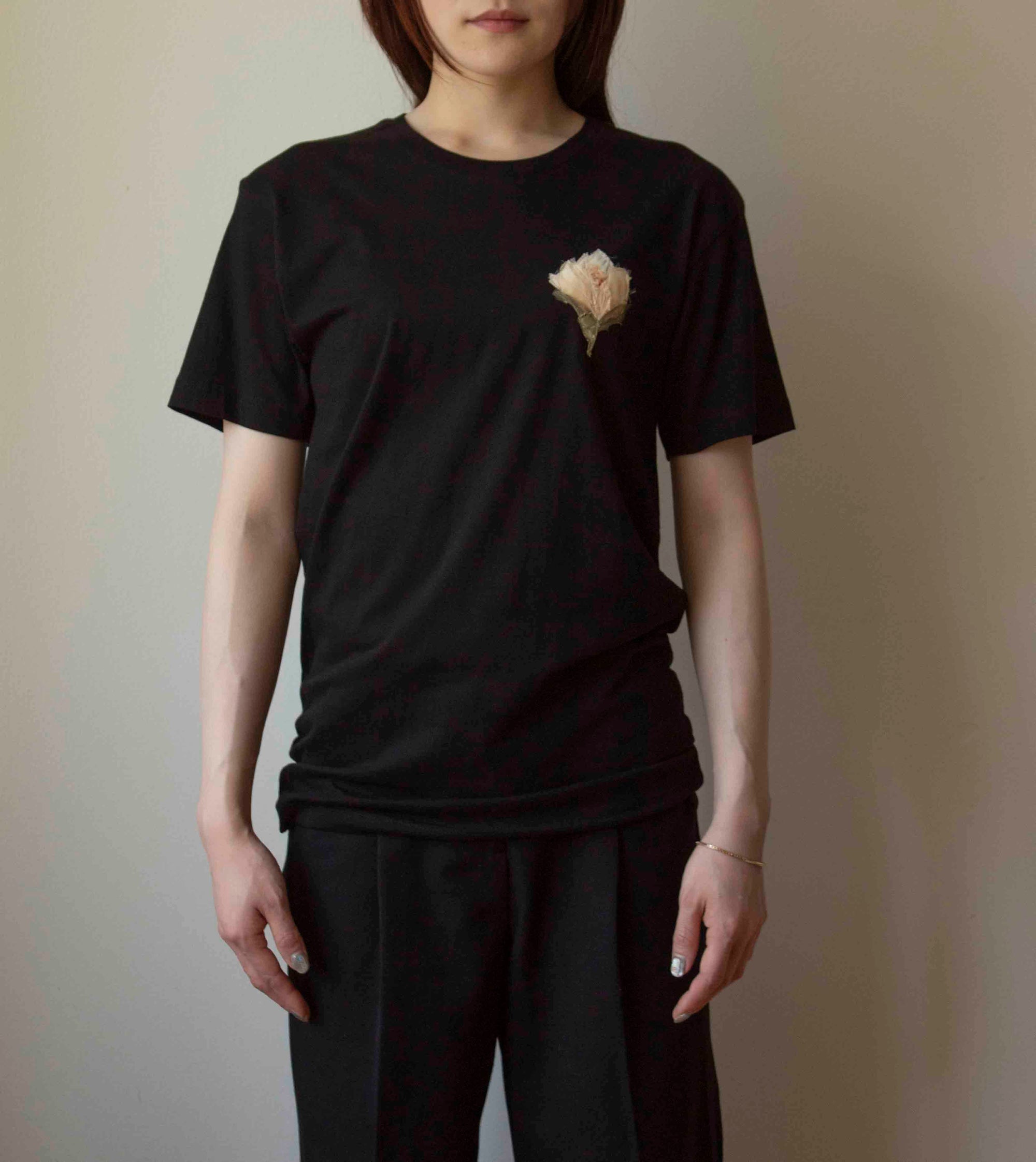N° 290 pressed flower T-shirt - sumi black