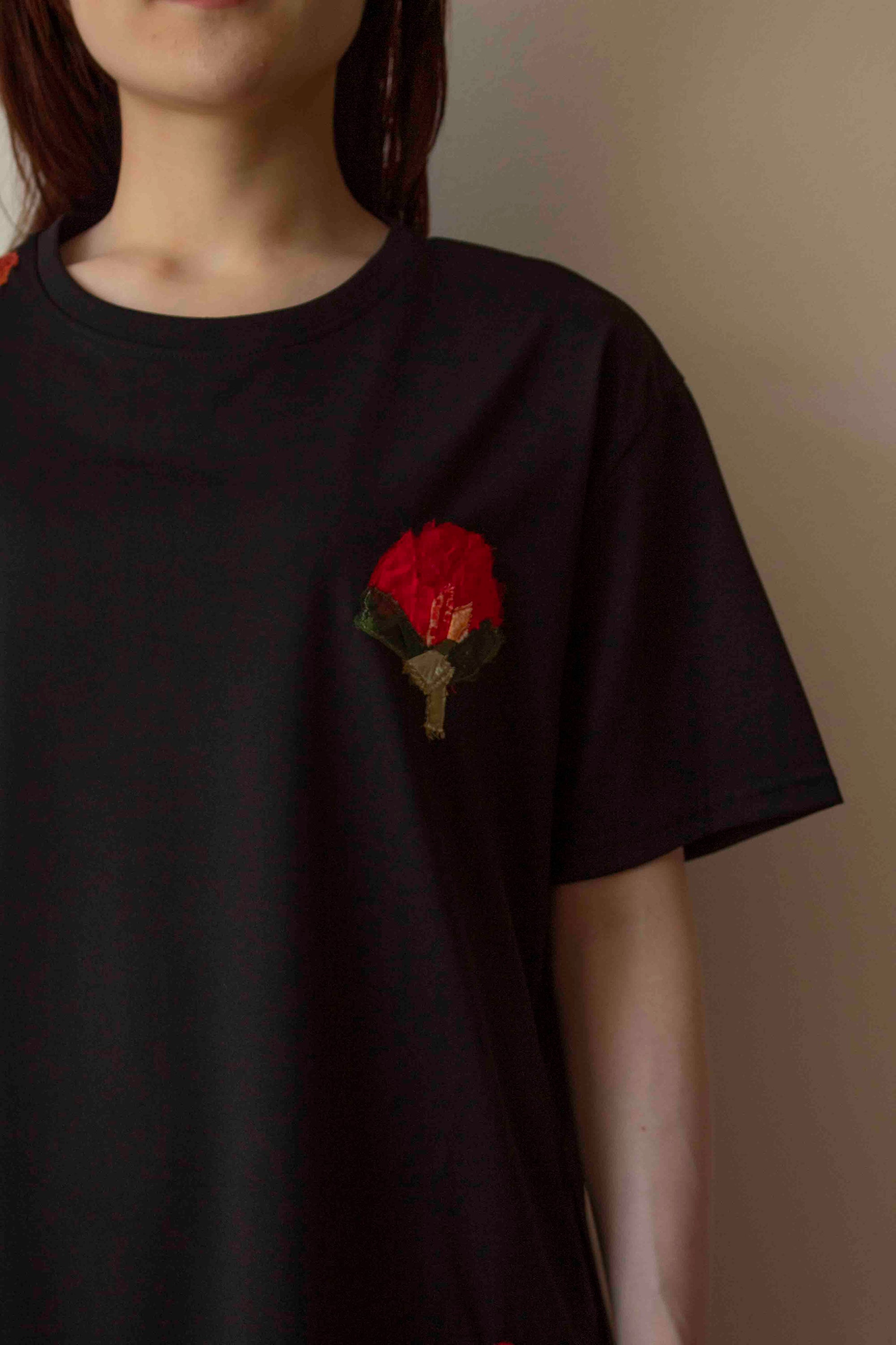 N° 59 nuru multi-pressed flower T-shirt