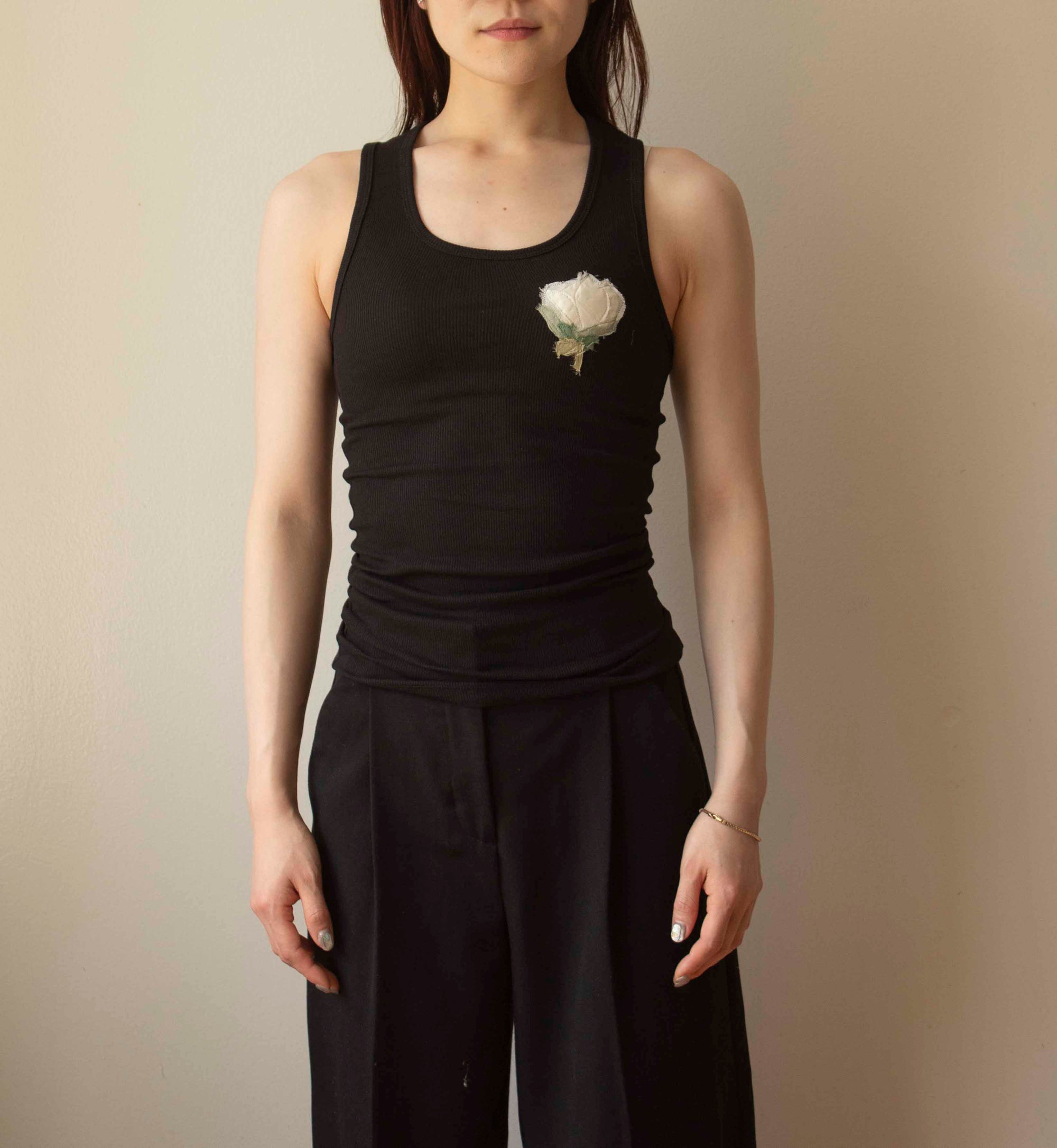 N° 354 womens fitted pressed flower rib tank - sumi black/yuki white - S, M, L, XL