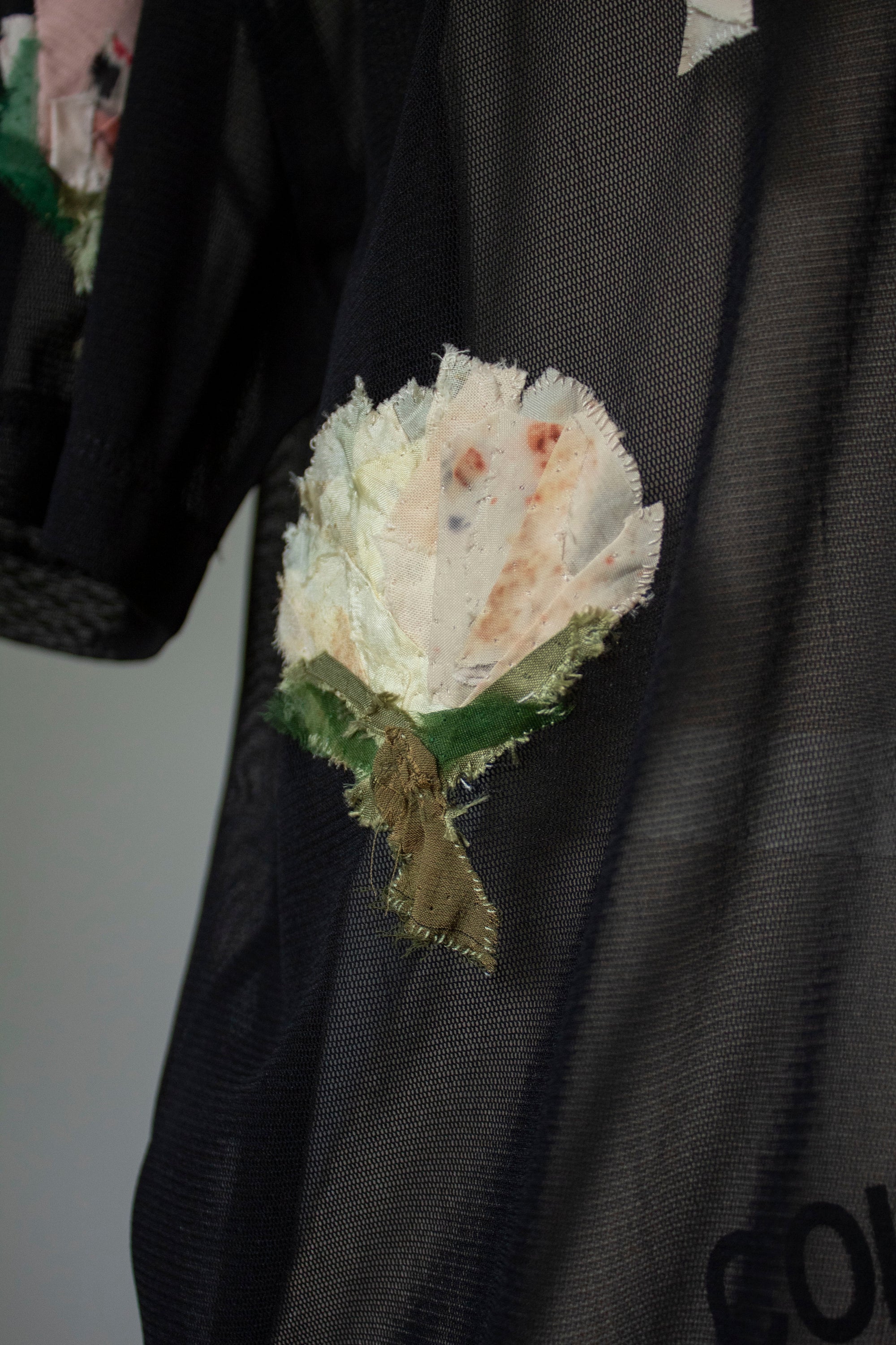 N° 249 sheer mesh multi-pressed flower t-shirt - S