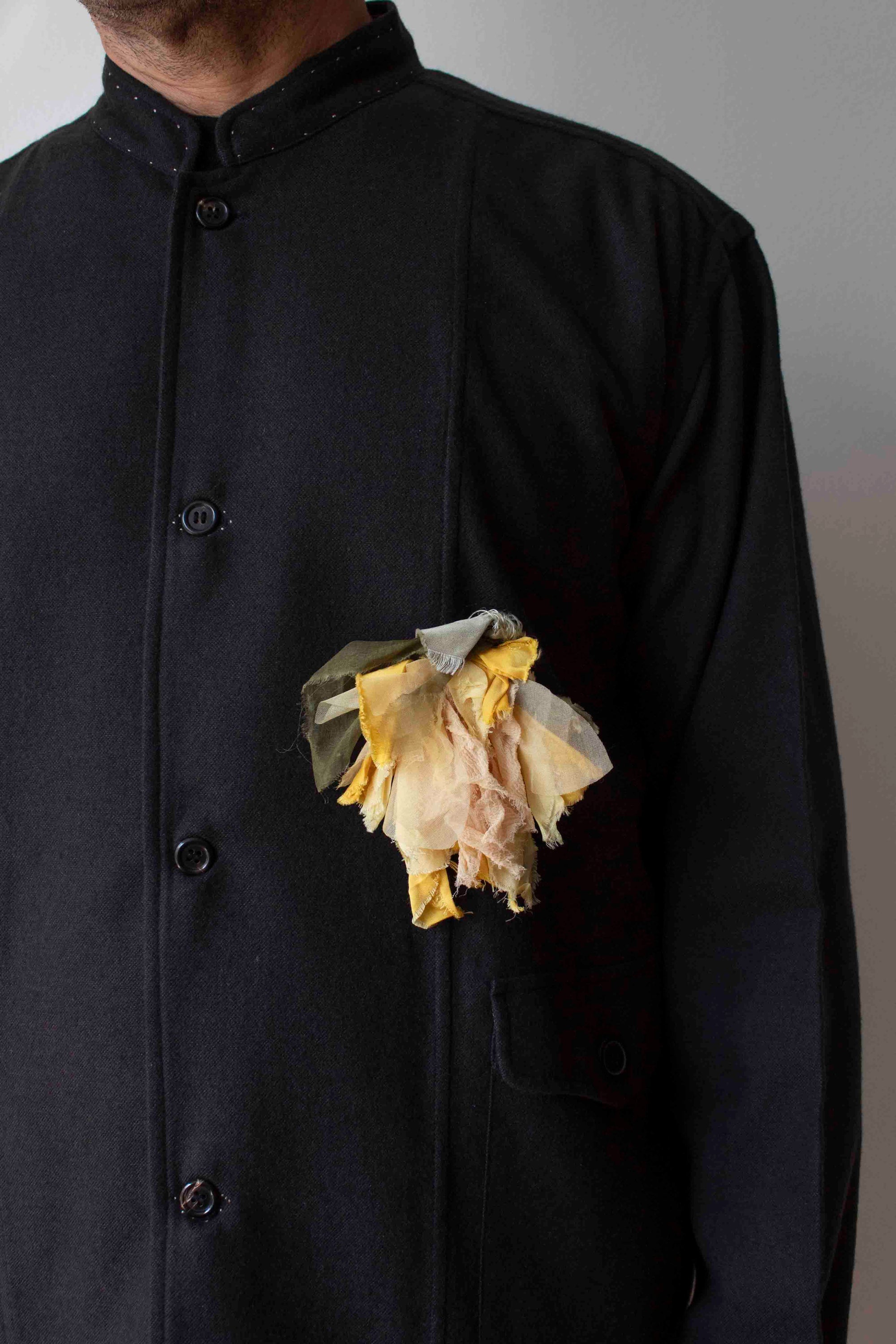 N° 51 crushed bloom brooch - taiyo yellow - M