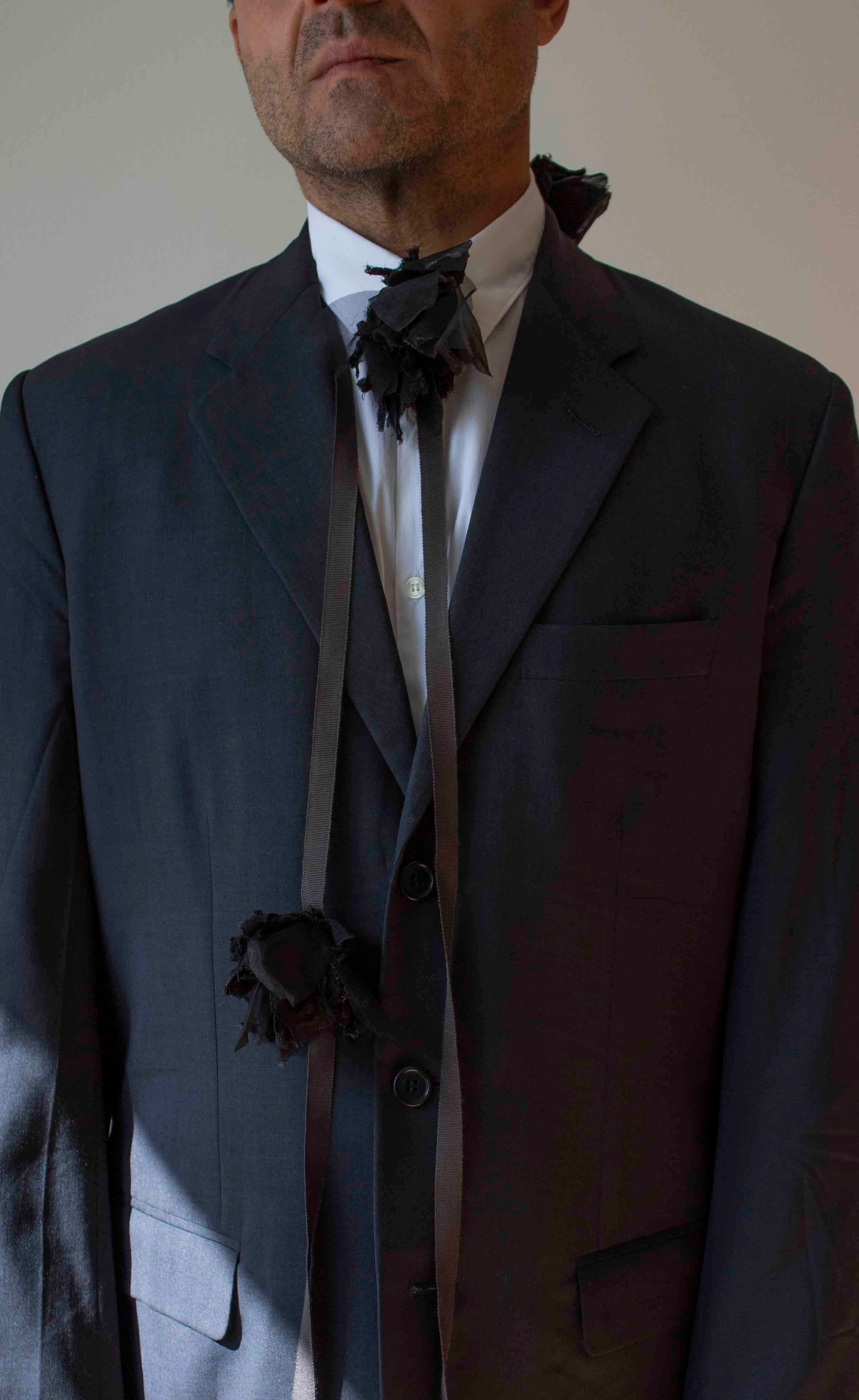 N° 49 crushed blooms accessory - sumi black - M