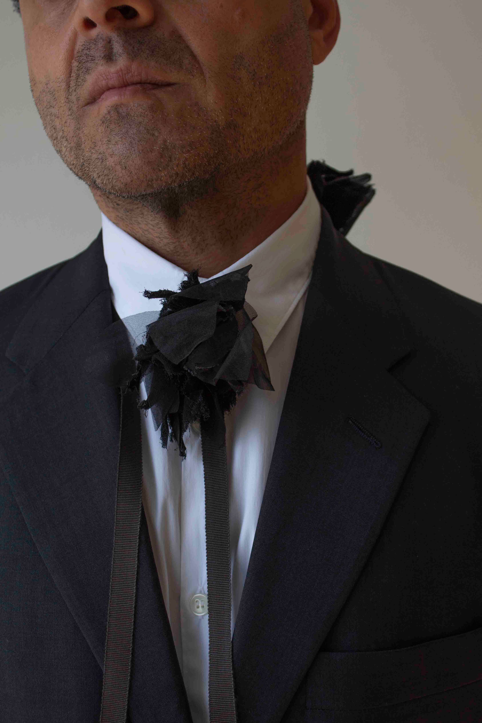 N° 49 crushed blooms accessory - sumi black - M