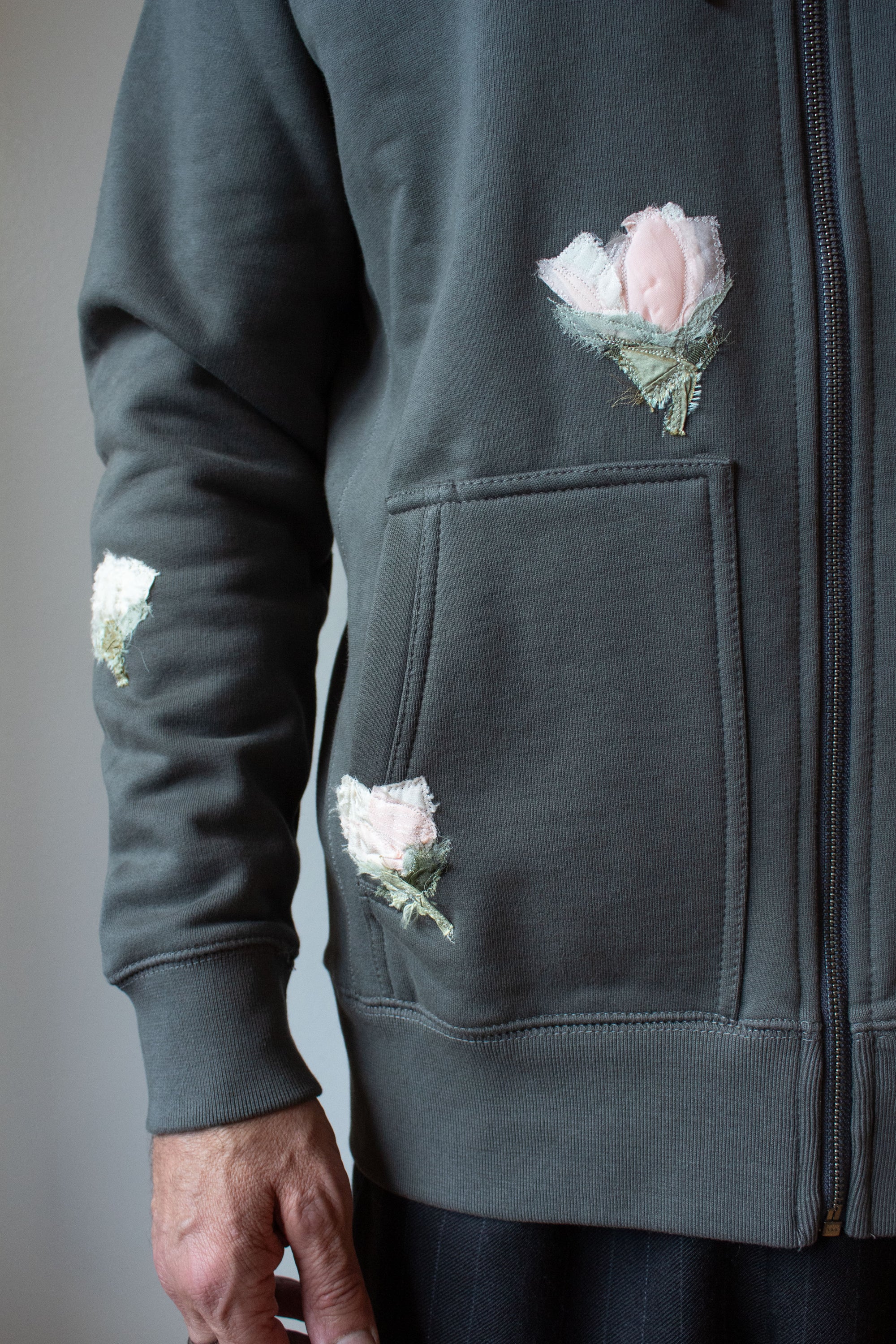 N° 306 multi pressed flower heavyweight brushed zip hoodie - serow grey