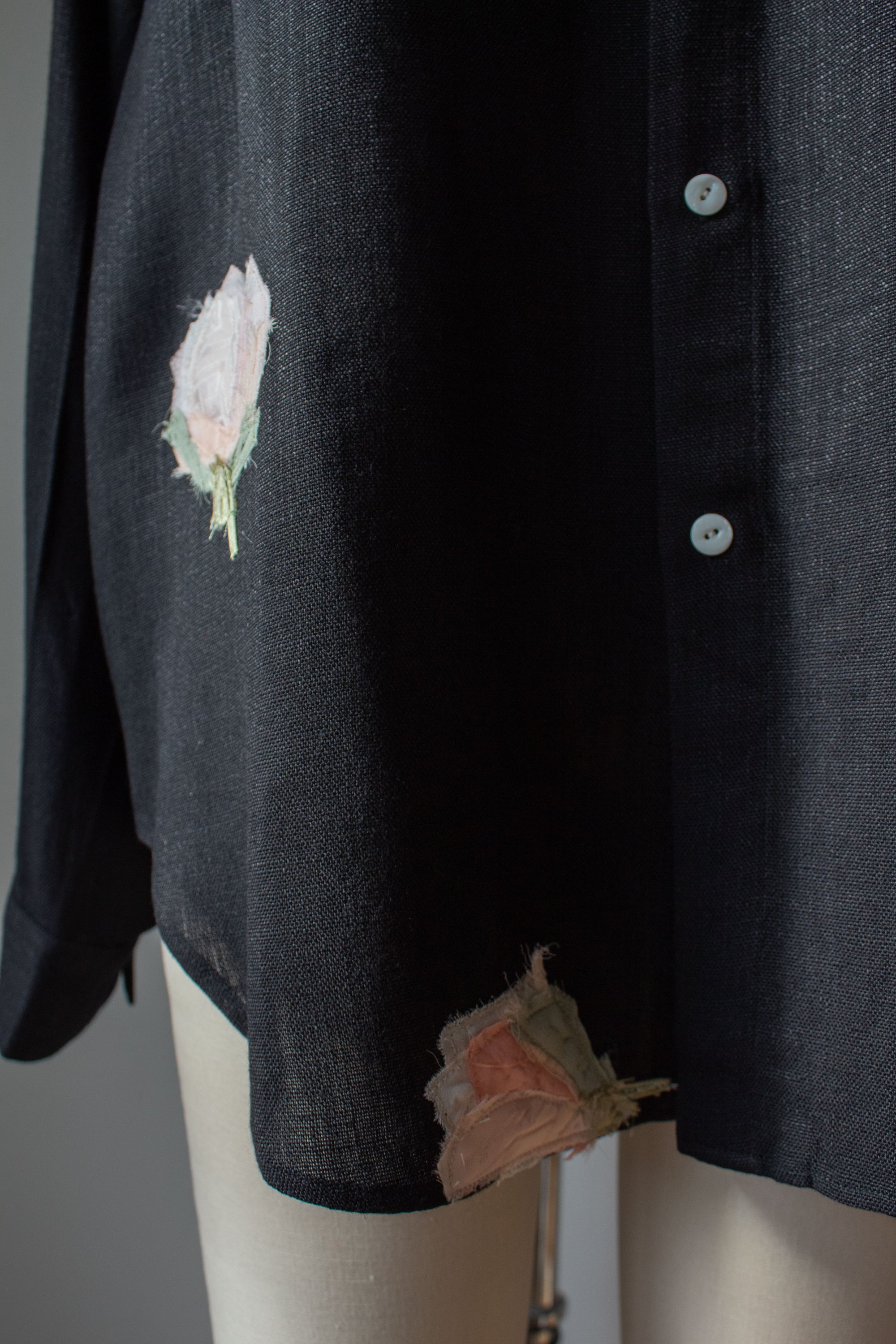 N° 224  banded collar shirt - sumi black/ame pink