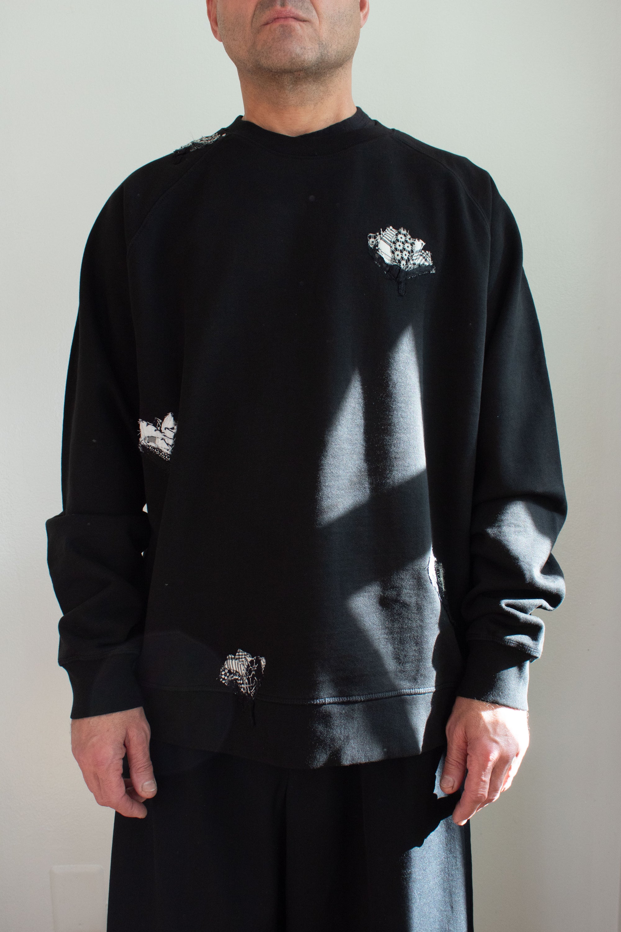 N° 356 multi pressed flower heavyweight sweatshirt - sumi black/yuki white