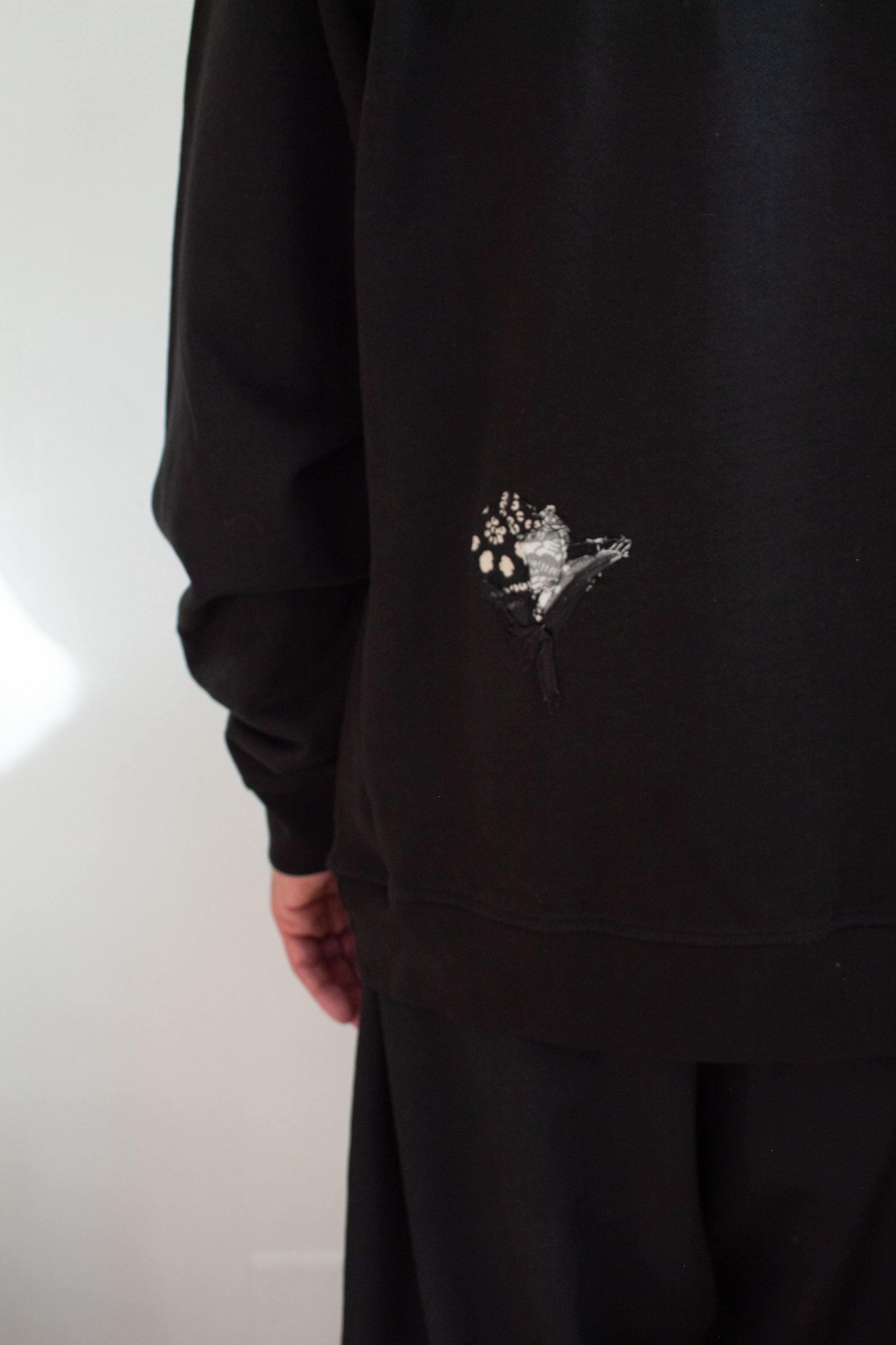 N° 356 multi pressed flower heavyweight sweatshirt - sumi black/yuki white