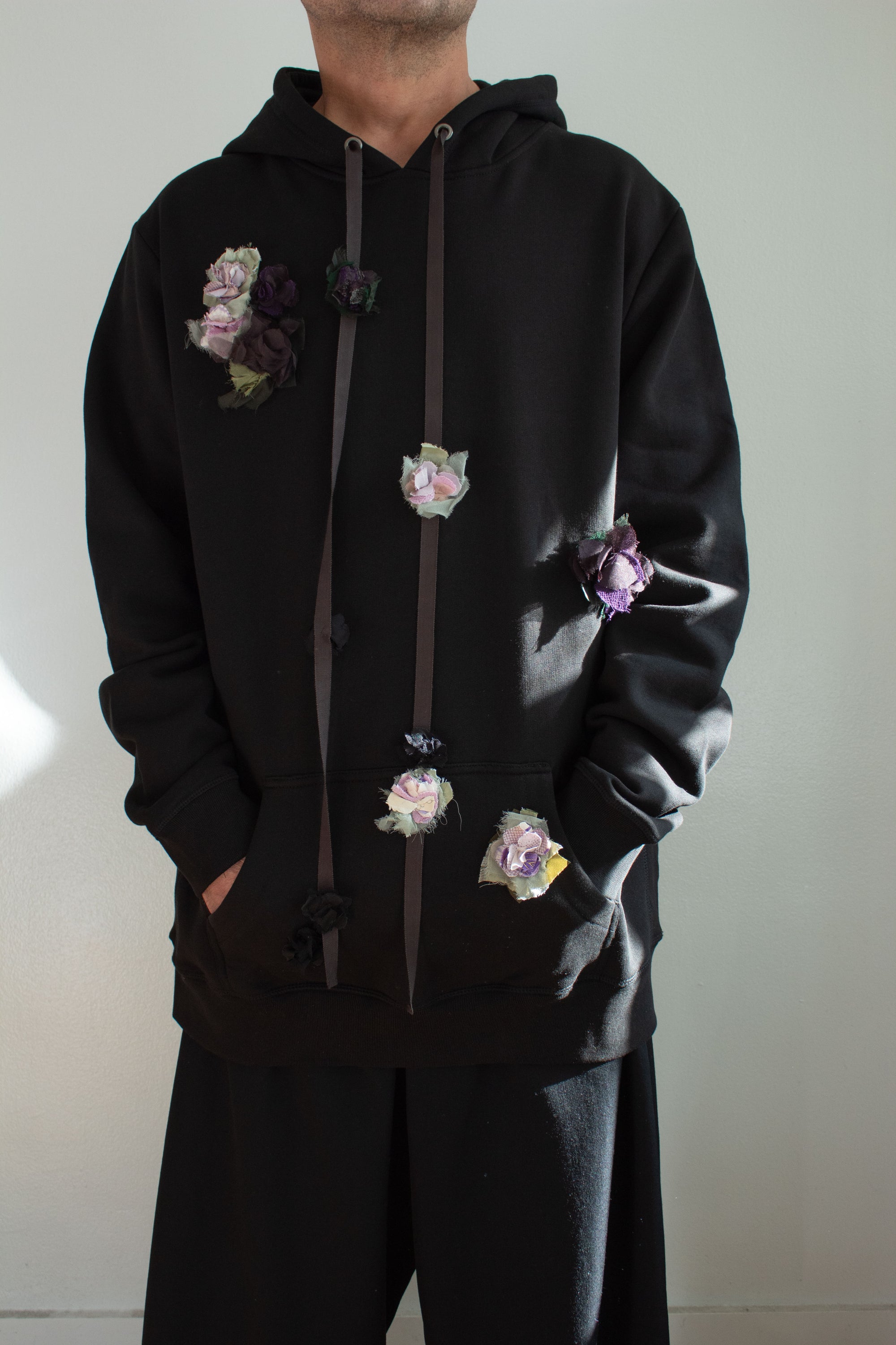 N° 306 multi crushed blooms heavyweight brushed hoodie - nasu eggplant / sumi black