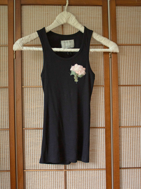 N° 354 womens fitted pressed flower rib tank - sumi black/ame pink (made to order)