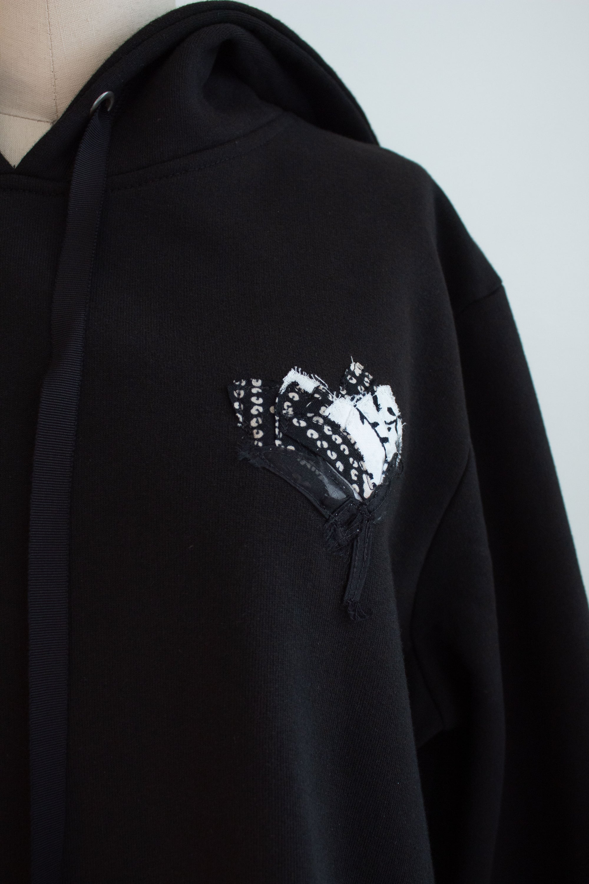 N° 306 pressed flower heavyweight brushed hoodie - sumi black