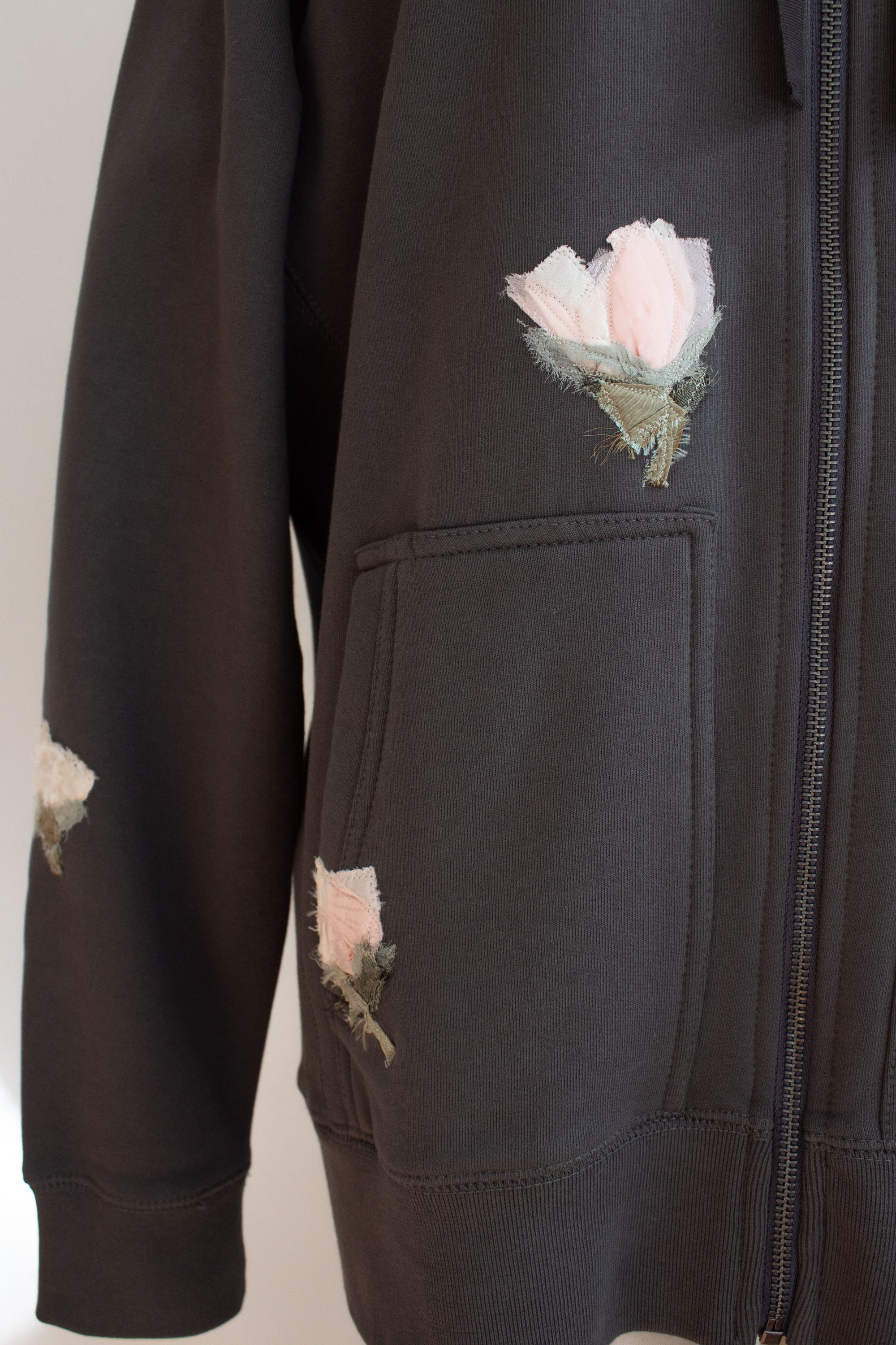 N° 306 multi pressed flower heavyweight brushed zip hoodie - serow grey