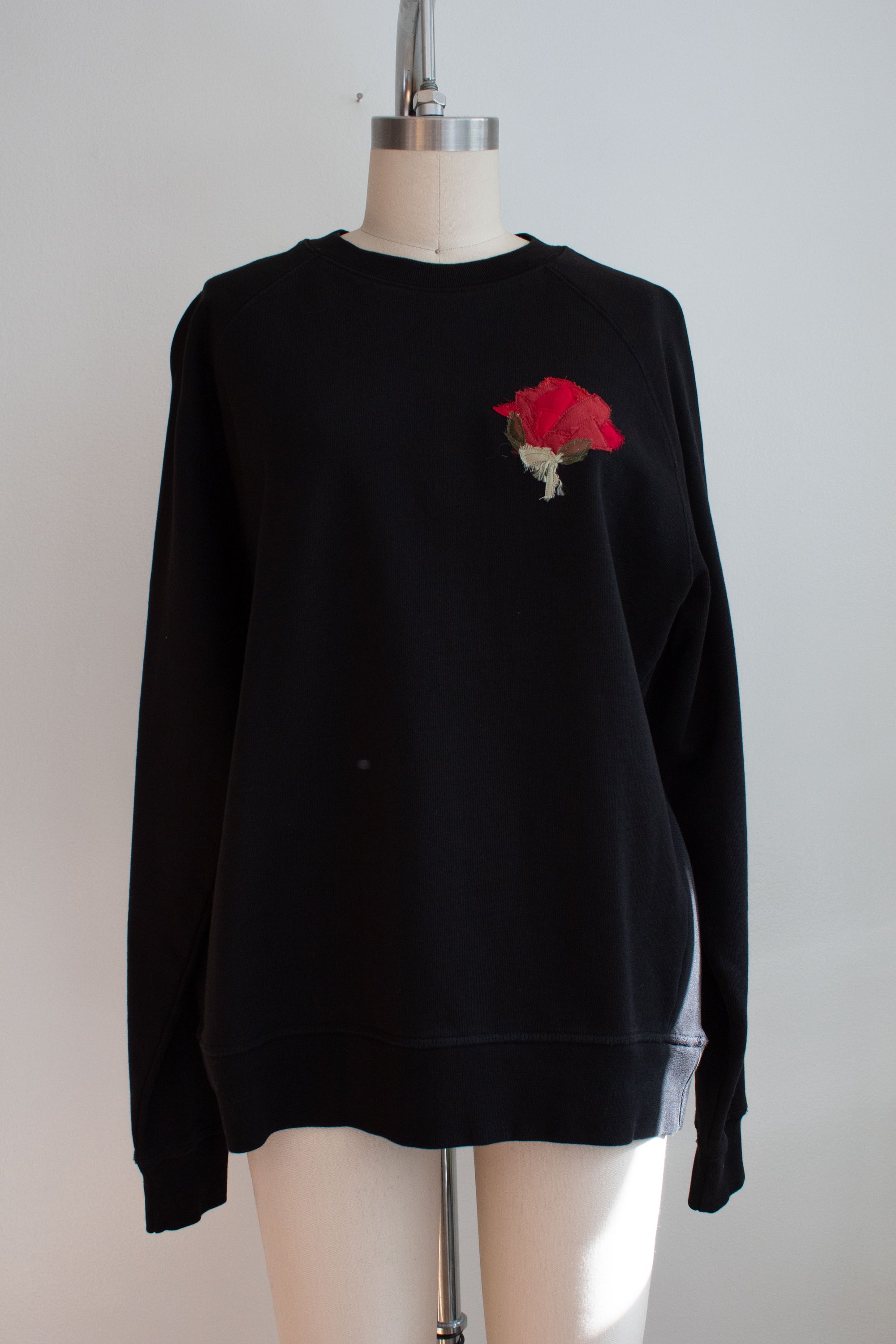 N° 356 pressed flower heavyweight sweatshirt - sumi black/ume red