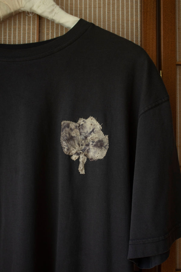 N° 353 arashi pressed flower garment dye t-shirt- sumi black - S, M